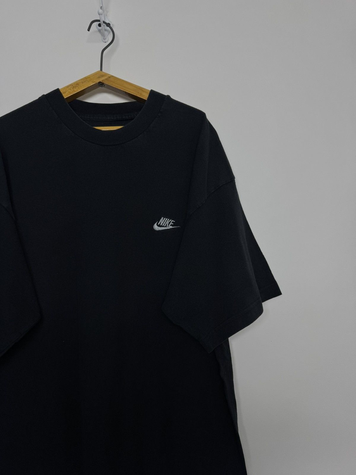 Nike Vintage Y2k Nike Swoosh Logo T-Shirt Size US XL / EU 56 / 4 - 1 Thumbnail