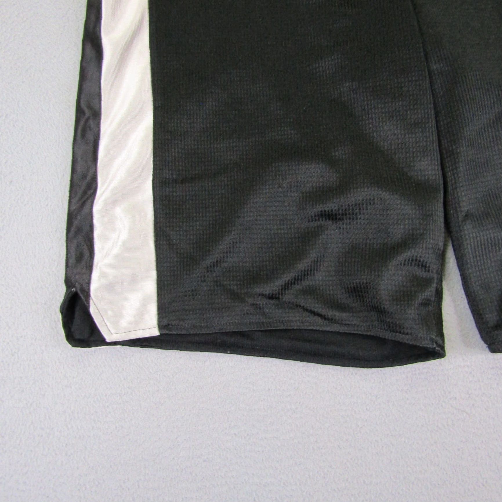 Nike Nike Shorts Mens Large Black Silver Shiny Swoosh Athletic Workout Gym Training Shirt? Size US 39 - 3 Thumbnail
