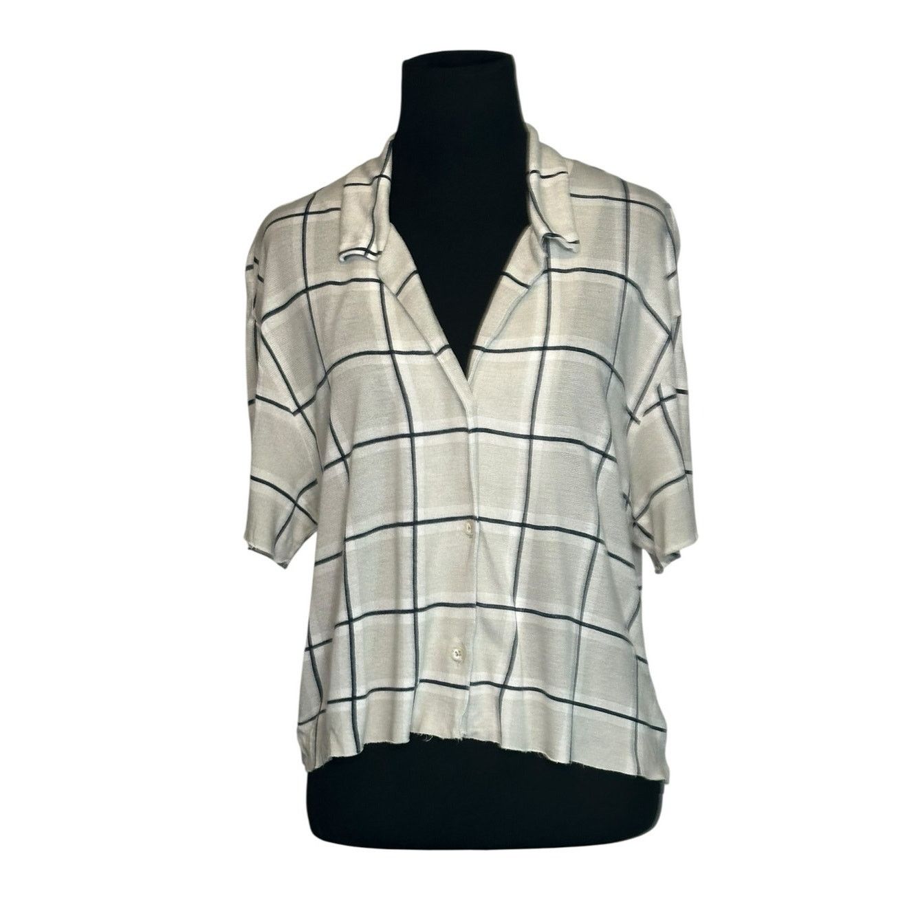 Urban Outfitters Urban Outfitters plaid button short sleeves shirt size Large Size L / US 10 / IT 46 - 1 Thumbnail