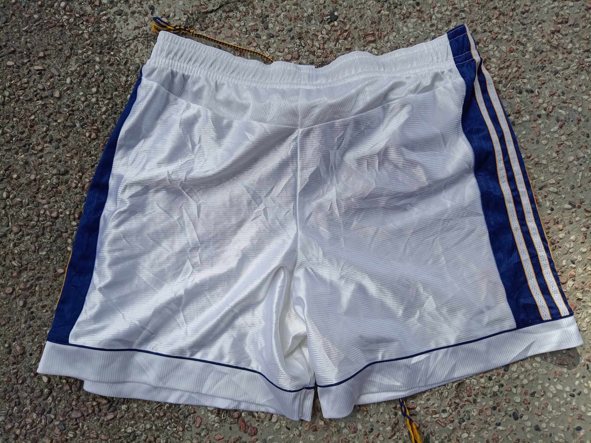 Adidas Vintage Adidas Real Madrid shorts size 32-38 Size US 36 / EU 52 - 5 Thumbnail