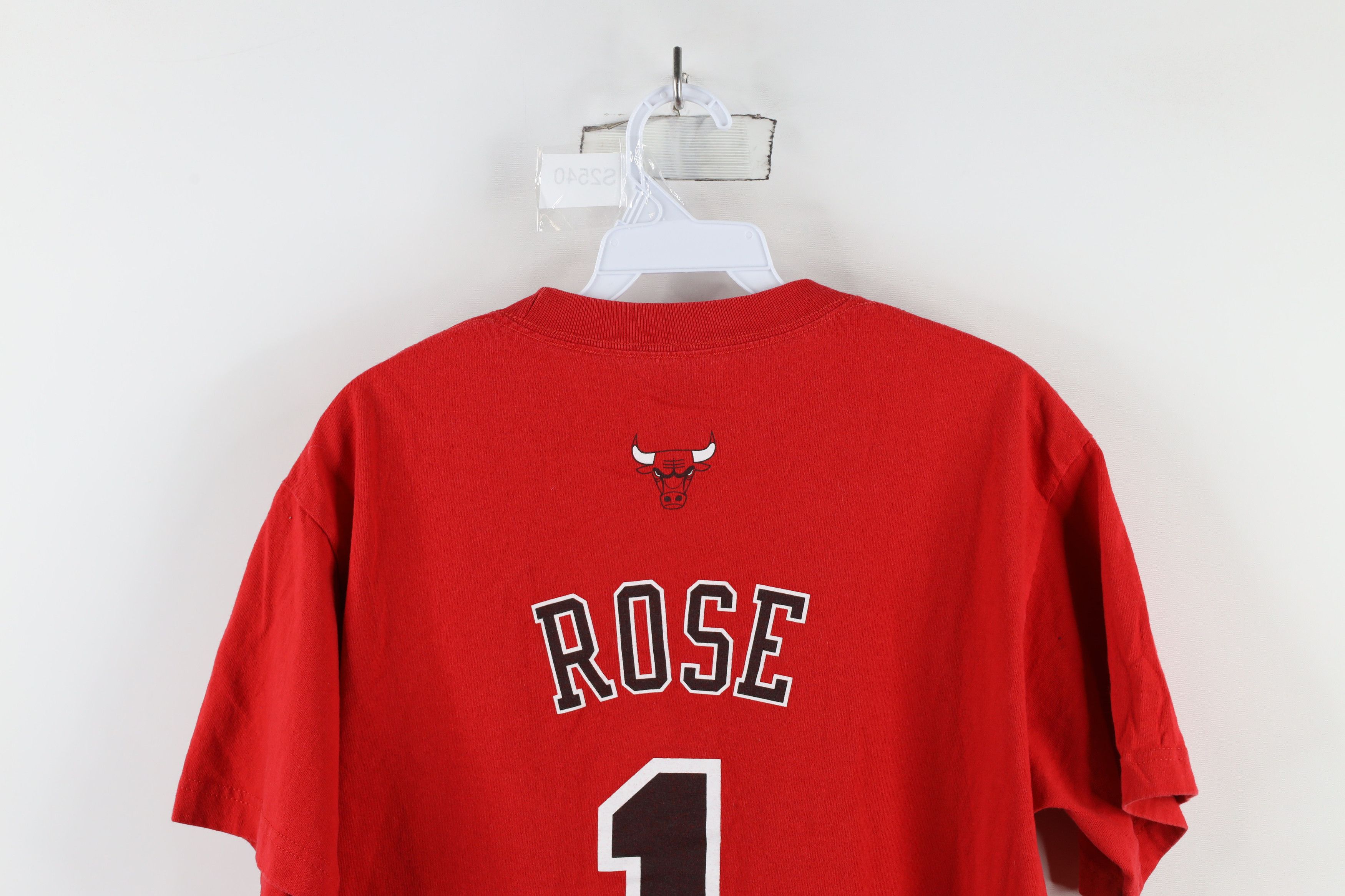 Adidas × Vintage Vintage Adidas Rose Chicago Bulls Basketball Jersey T-Shirt Size US M / EU 48-50 / 2 - 13 Thumbnail