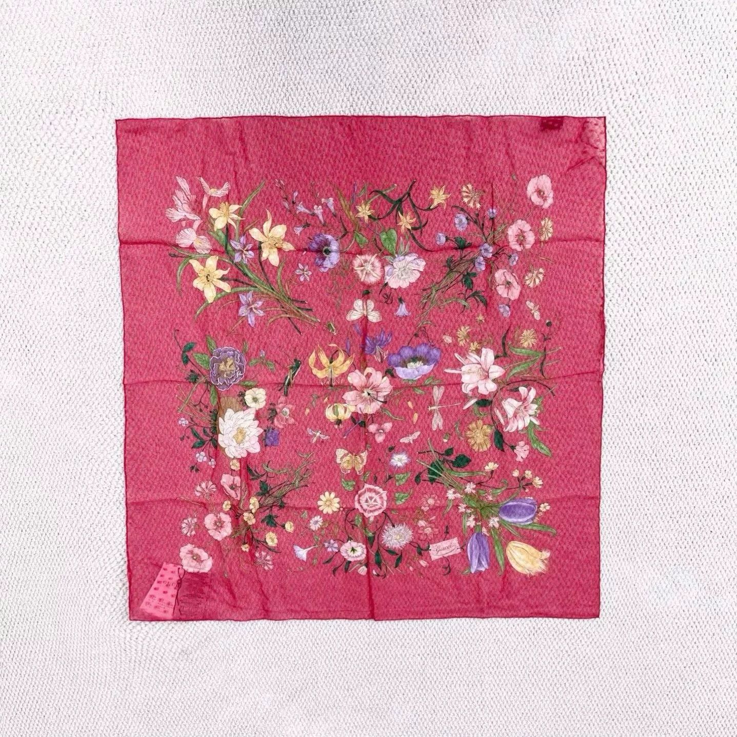 Gucci Gucci Floral Logo Print Silk Scarf Size US S / EU 44-46 / 1 - 1 Thumbnail