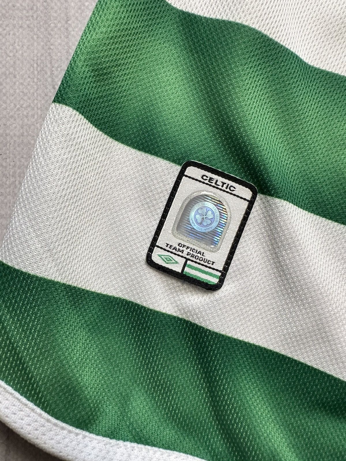 Umbro × Vintage Vintage Umbro Celtic soccer jersey long sleeve size XL Size US XL / EU 56 / 4 - 7 Thumbnail