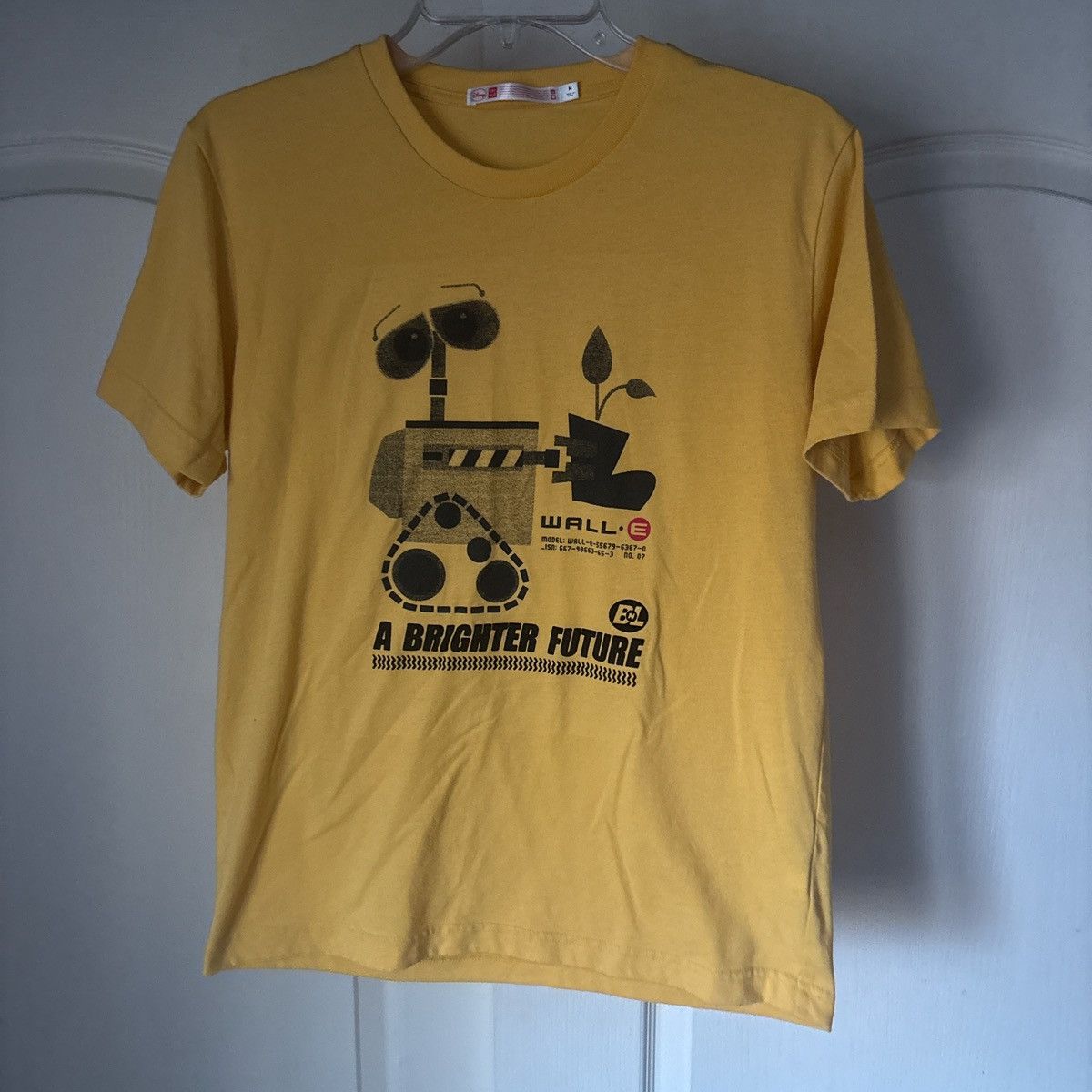 Disney × Uniqlo UNIQLO x DISNEY x WALL E Tee Shirt Rare!! Size US M / EU 48-50 / 2 - 1 Thumbnail