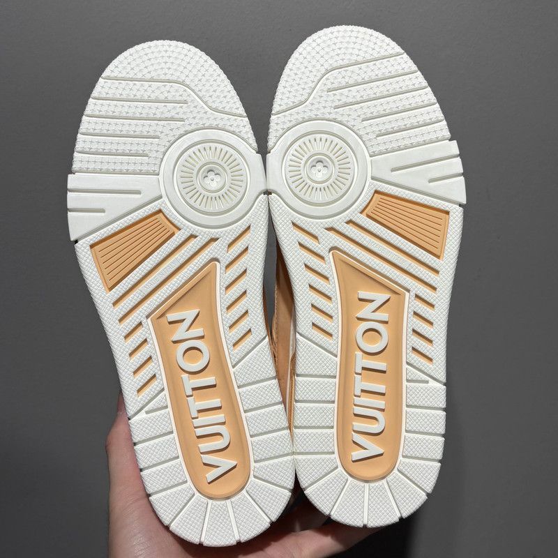 Louis Vuitton Louis Vuitton Trainer Low-Top Sneakers in Orange Size US 10 / EU 43 - 4 Thumbnail