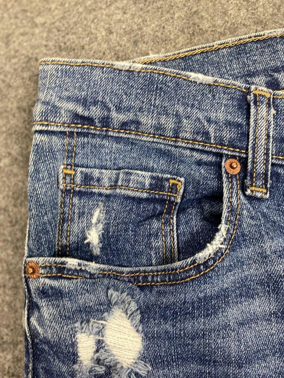 Old Navy old navy boyfriend cut mid rise distressed denim Size US 36 / EU 52 - 12 Thumbnail