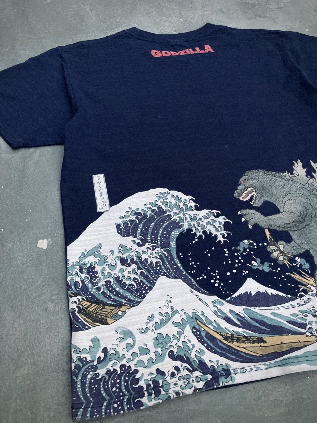 Japanese Brand × Vintage Vintage 2000s Godzilla Tee Size US M / EU 48-50 / 2 - 8 Thumbnail