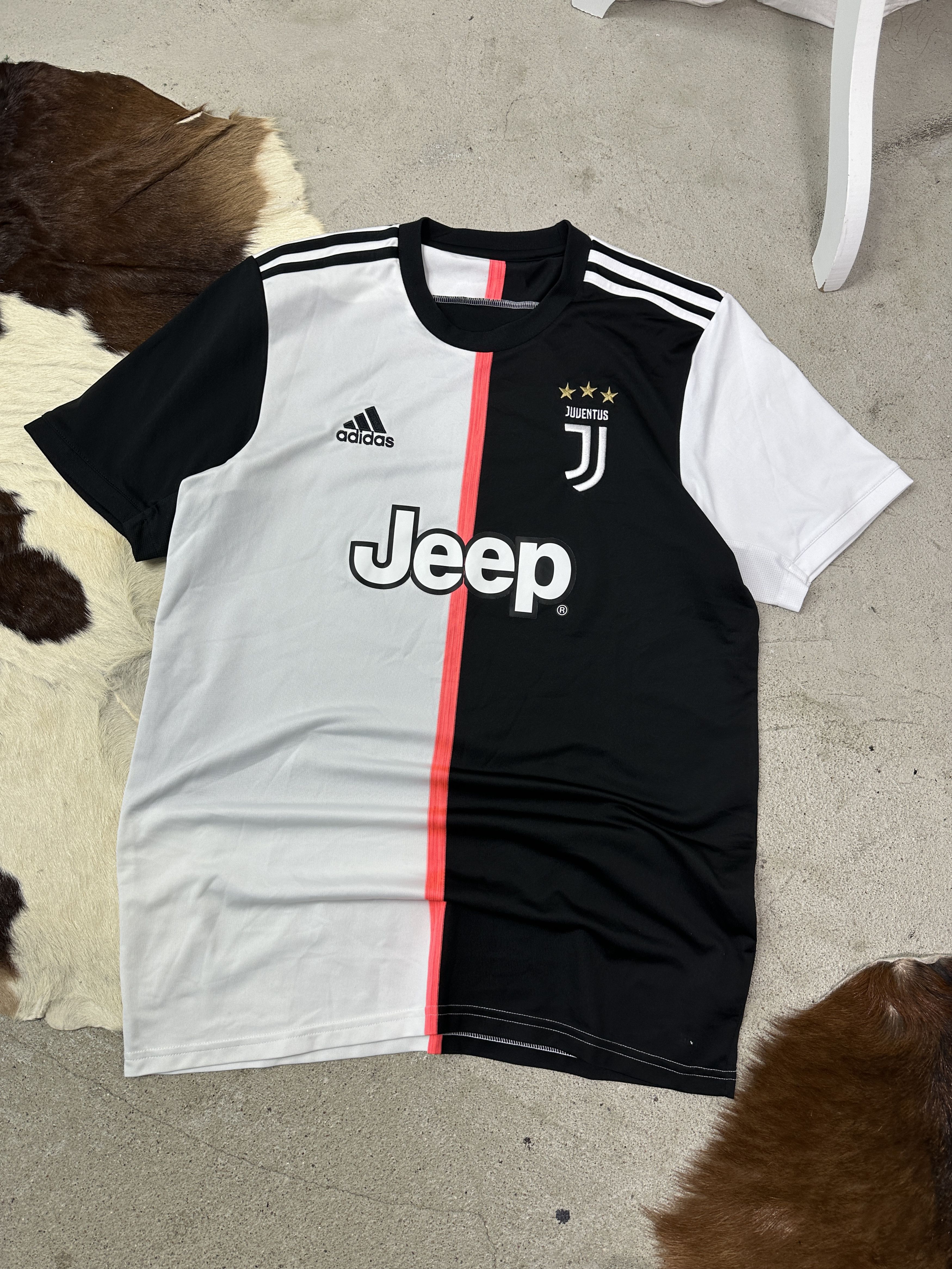 Adidas Vintage Sporty Adidas Juventus 19/20 Home Jersey Y2K Size US L / EU 52-54 / 3 - 1 Thumbnail
