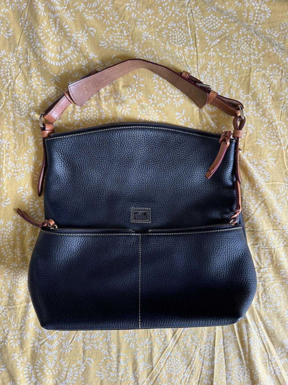 Dooney & Bourke Dooney and Bourke Size ONE SIZE - 1 Thumbnail