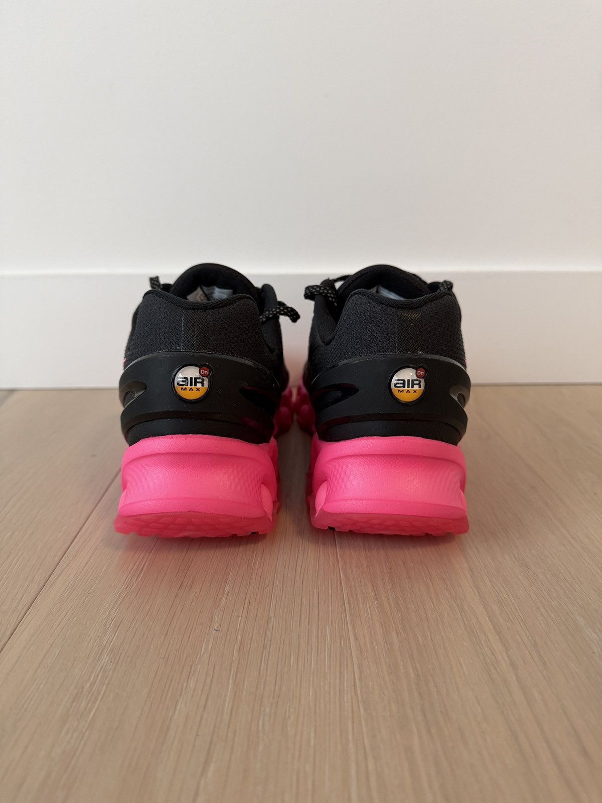 Nike Nike Air Max DN8 Black Hyper Pink (Friends & Family) Size US 6.5 / EU 39-40 - 3 Thumbnail