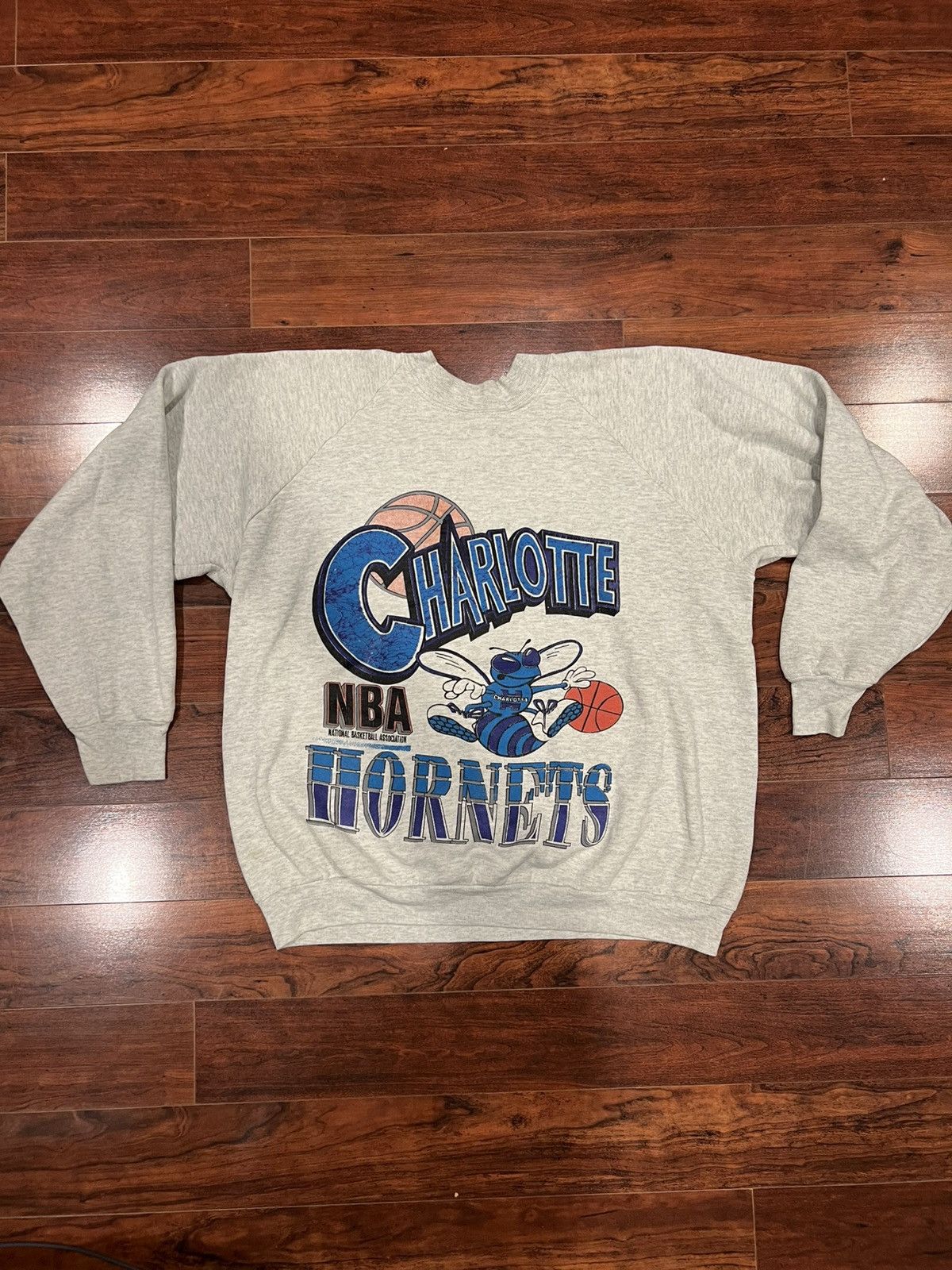 NBA Vintage NBA Charlotte Hornets Crewneck Size US XL / EU 56 / 4 - 1 Thumbnail