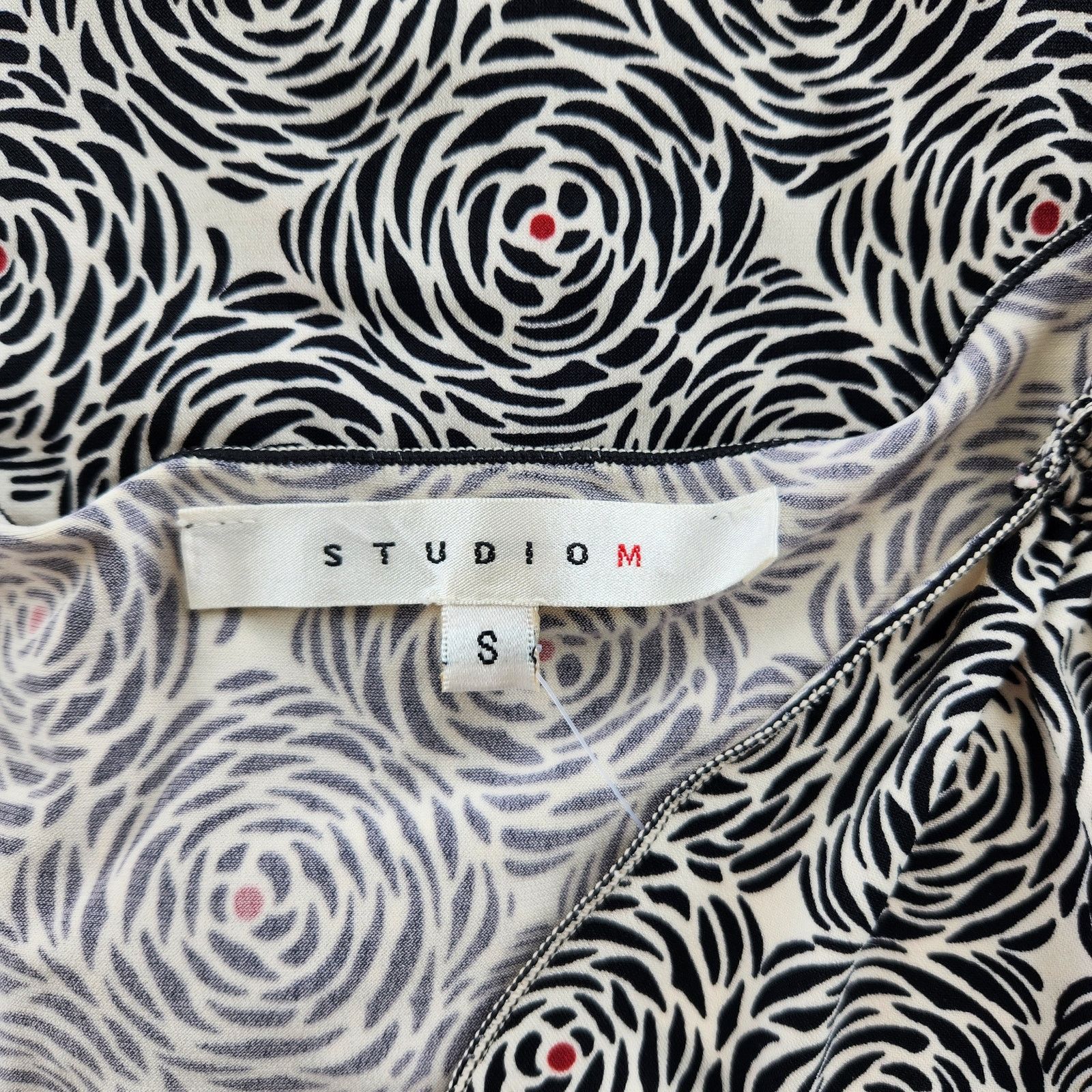 Vintage Vintage 90s White Black Red Ruched Sleeveless Top S Size S / US 4 / IT 40 - 5 Thumbnail