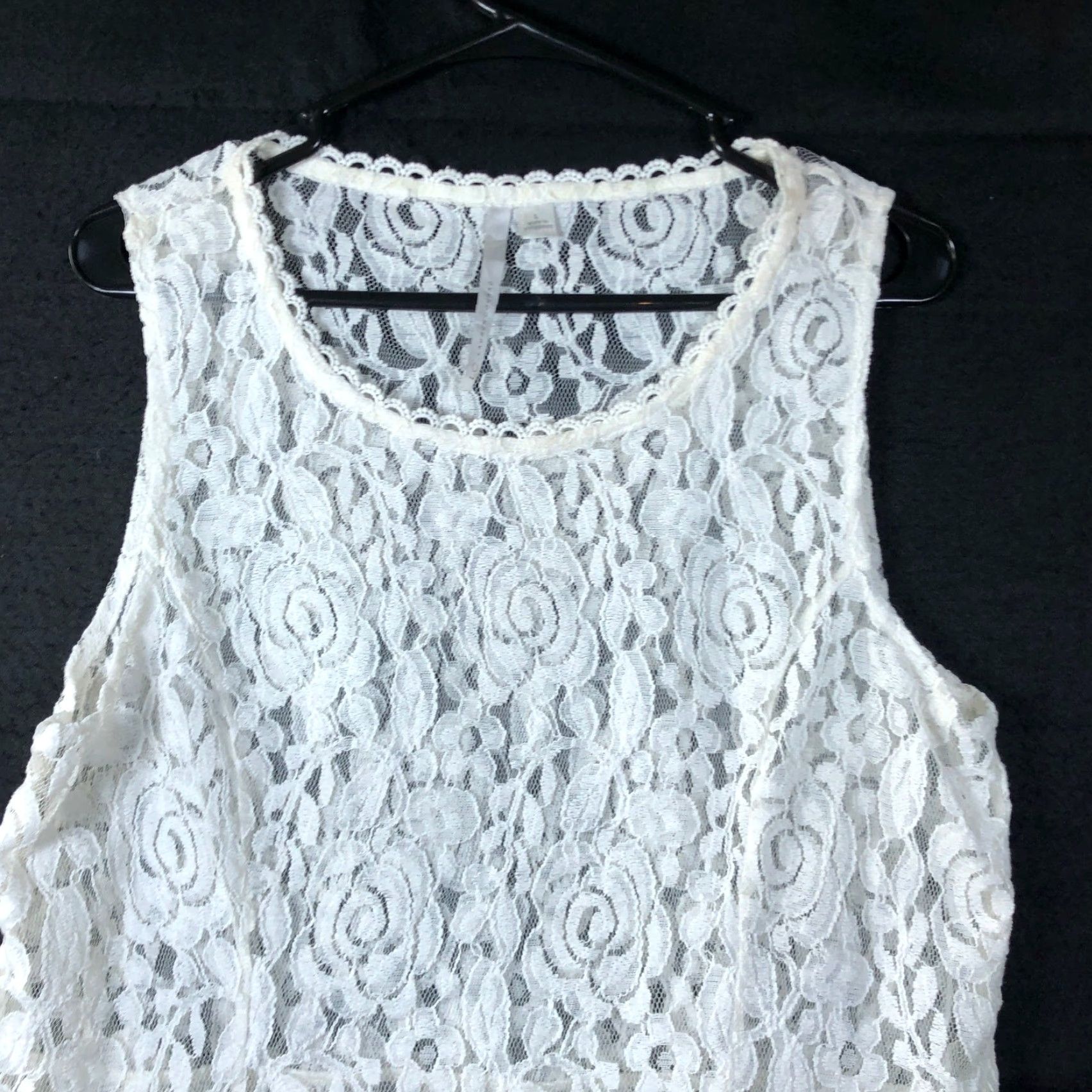 Vintage Lauren Conrad Womens Tank Cream Crochet Pull Over Sleeveless Peplum Large Size L / US 10 / IT 46 - 2 Thumbnail