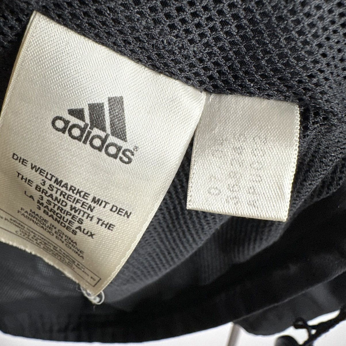 Adidas × Vintage Vintage adidas real madrid jacket Size US M / EU 48-50 / 2 - 5 Thumbnail