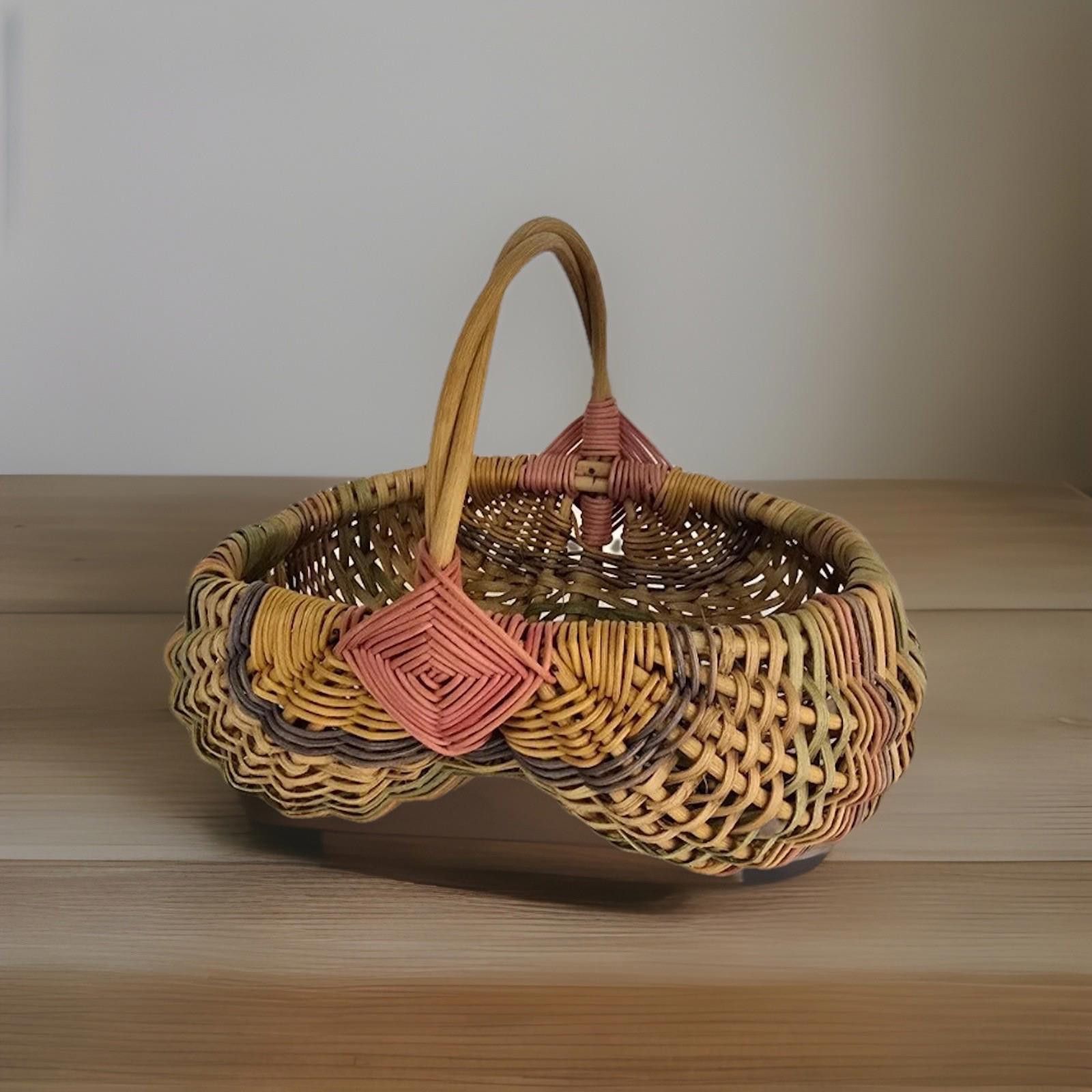 The Unbranded Brand Egg Gathering Buttock Basket 11" x 8" x 8" Vintage Find Size ONE SIZE - 2 Thumbnail