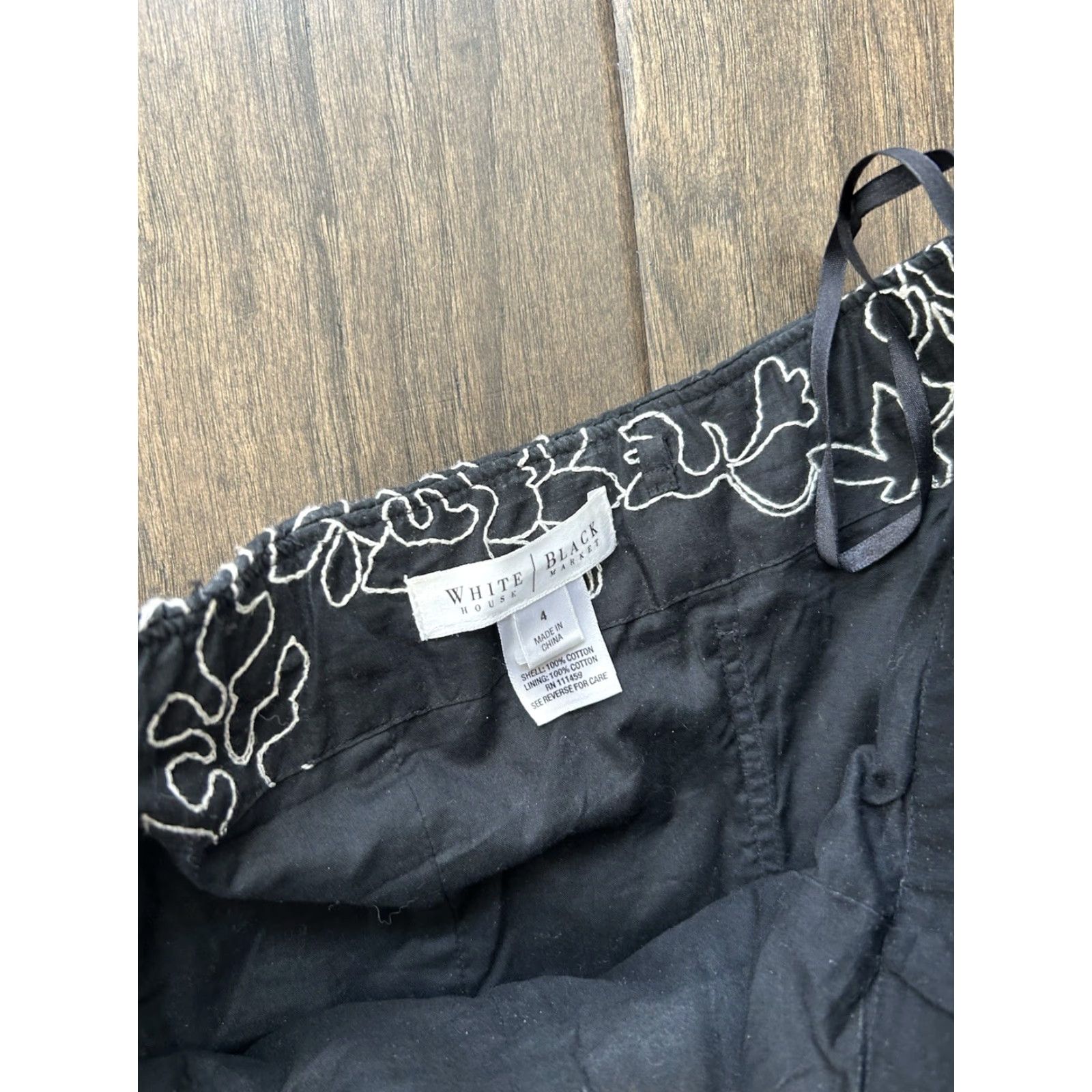 White House Black Market VINTAGE White House Black Market Strapless Embroidered Floral A Line Dress Women's 4 Black Dress Floral Embroidered Strapless Knee Length Women 4 Size S / US 4 / IT 40 - 4 Thumbnail