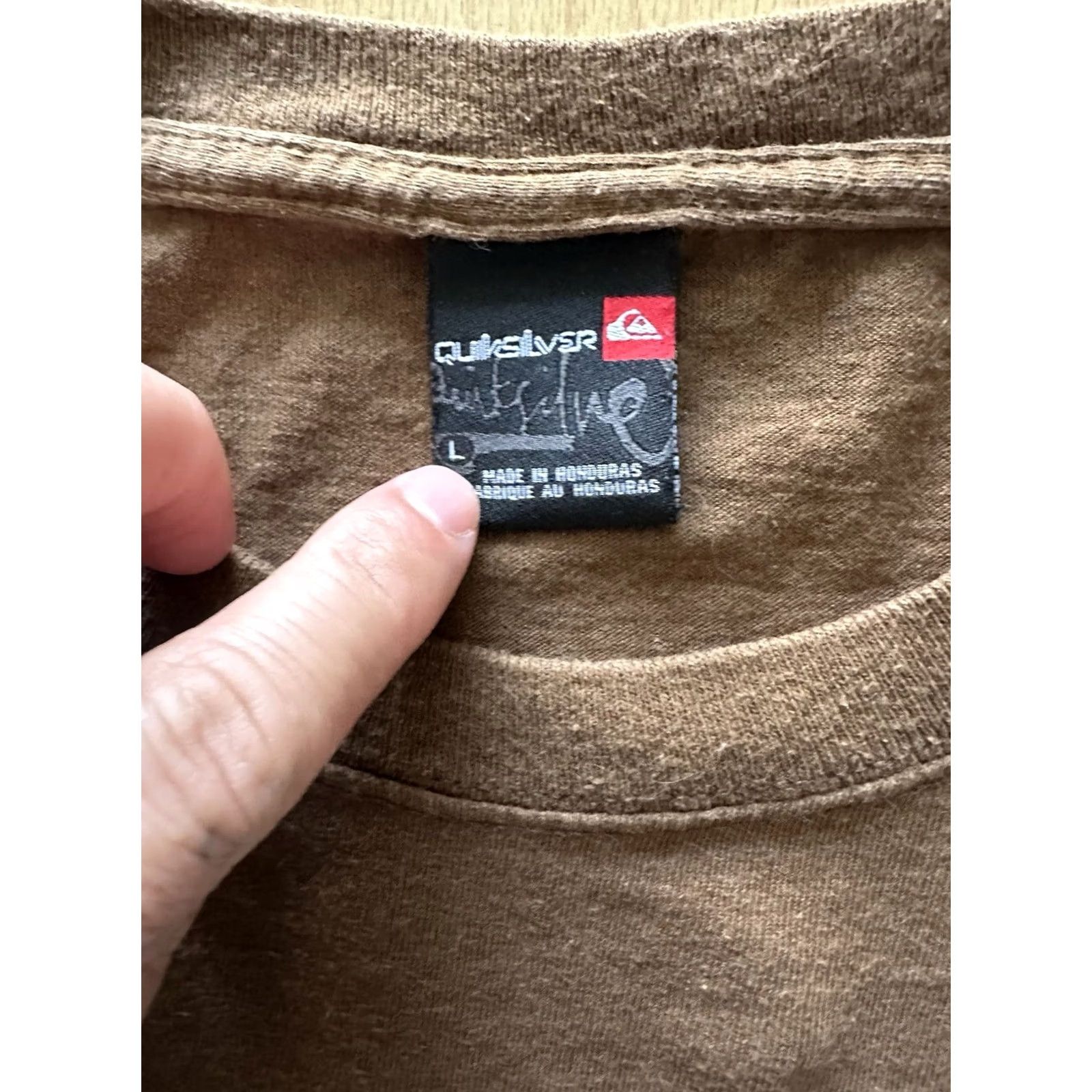 Quiksilver VINTAGE Quiksilver Tee Surf Skate Brown Men’s Sz Large Shirt 90s Center Logo Chest 24” Length 28.5” Mens Size US L / EU 52-54 / 3 - 3 Thumbnail