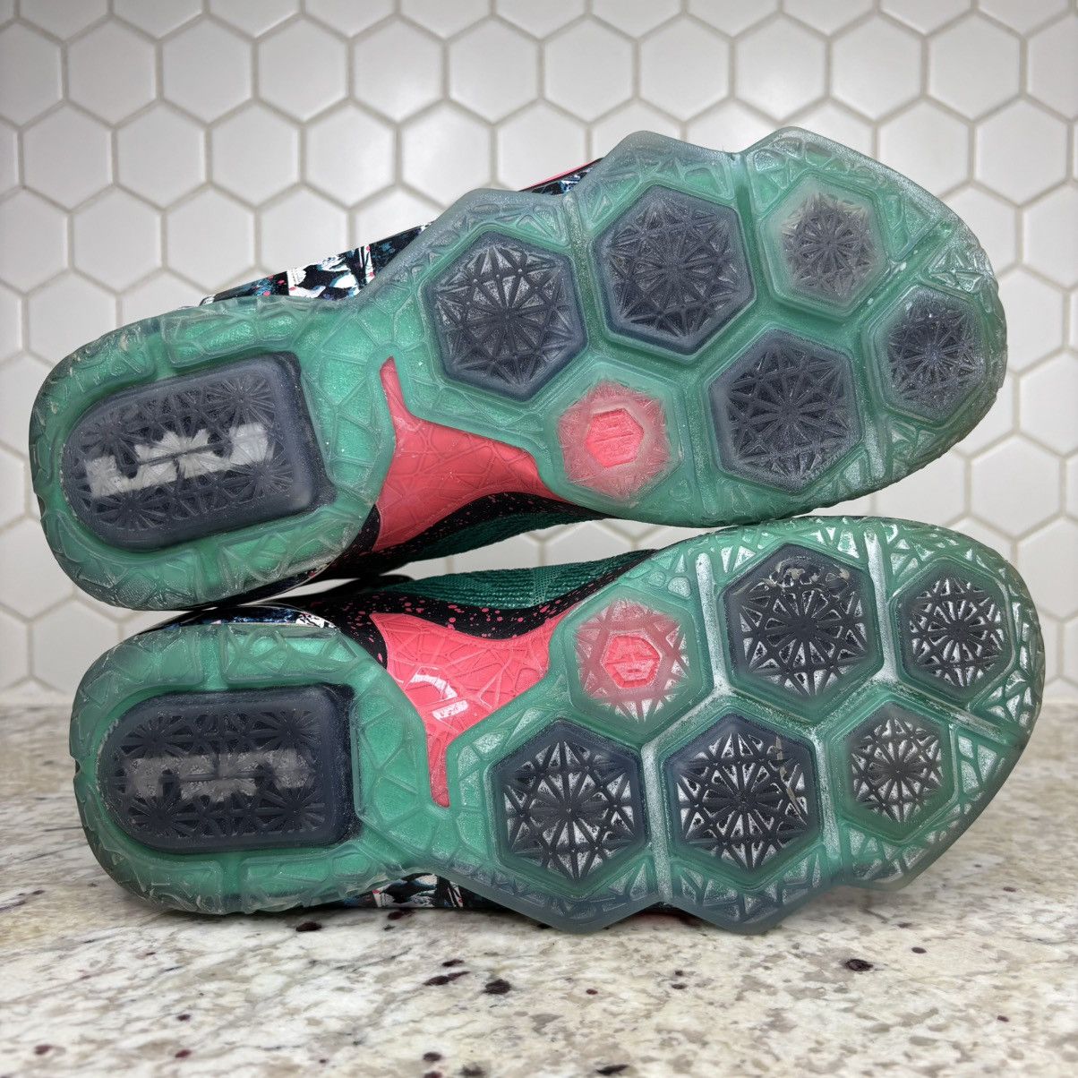 Nike Size 9 - Nike LeBron 12 Xmas Akron Birch Worn OG All Size US 9 / EU 42 - 20 Thumbnail