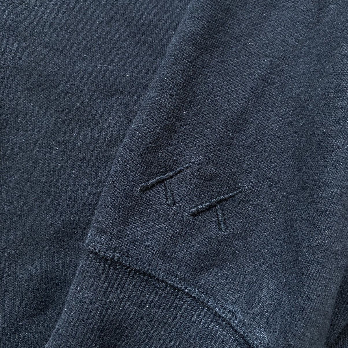 Kaws Vintage sweatshirt Kaws x Uniqlo Size US S / EU 44-46 / 1 - 3 Thumbnail