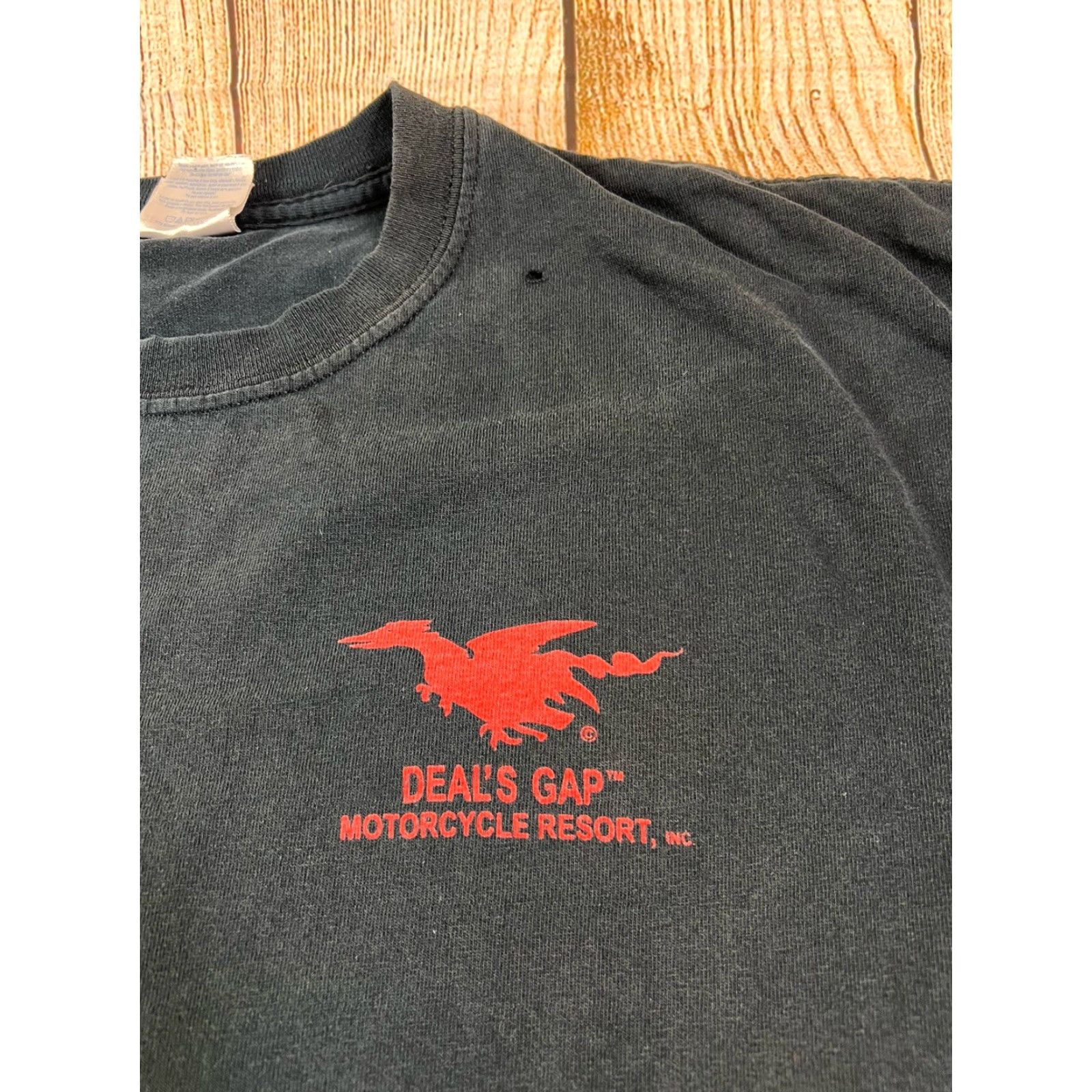 Gildan VINTAGE Distressed Deals Gap The Dragon Motorcycle Resort Biker T Shirt 2XL Size US XXL / EU 58 / 5 - 3 Thumbnail