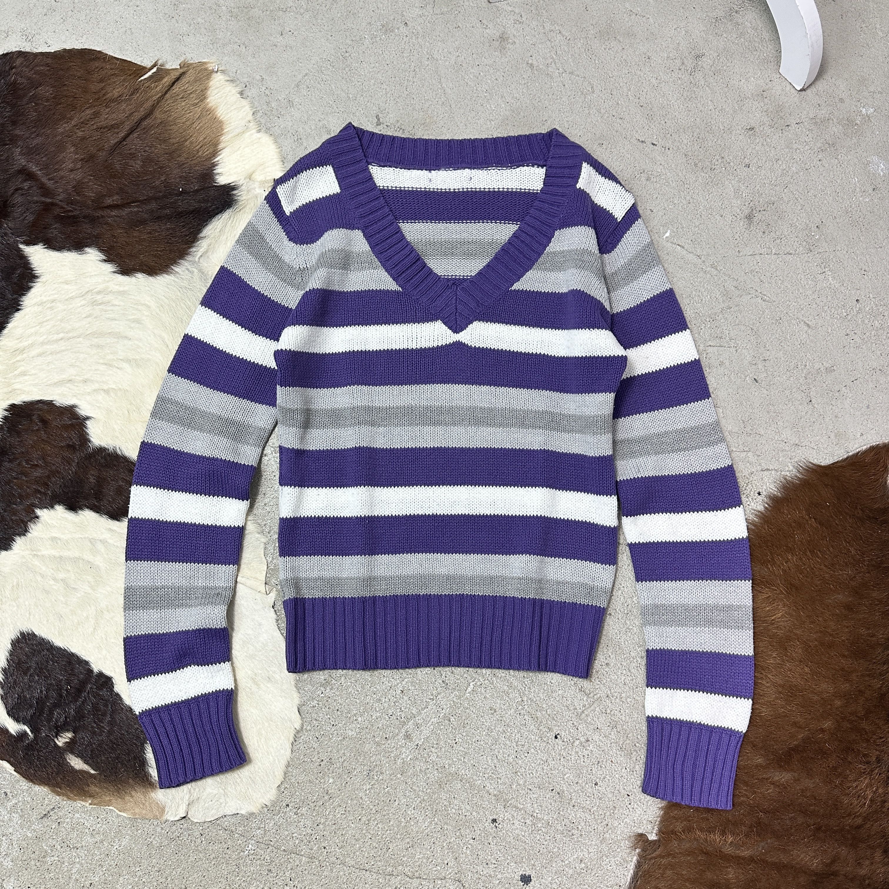 Vintage Vintage Vneck Striped Streetwear Sweater 00s Size S / US 4 / IT 40 - 2 Thumbnail