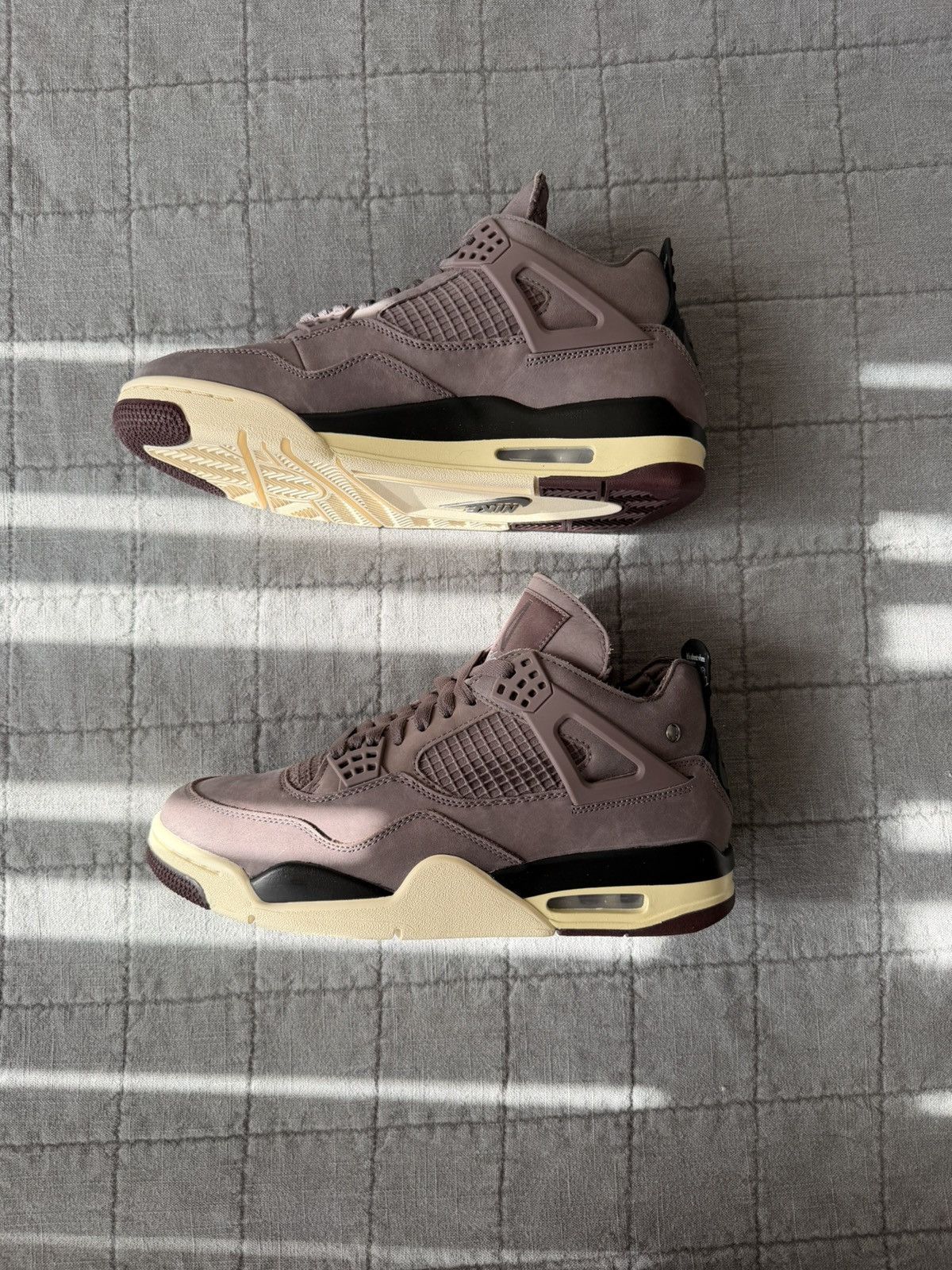A Ma Maniere × Jordan Brand Jordan 4 x A Ma Maniére Size US 9 / EU 42 - 2 Thumbnail
