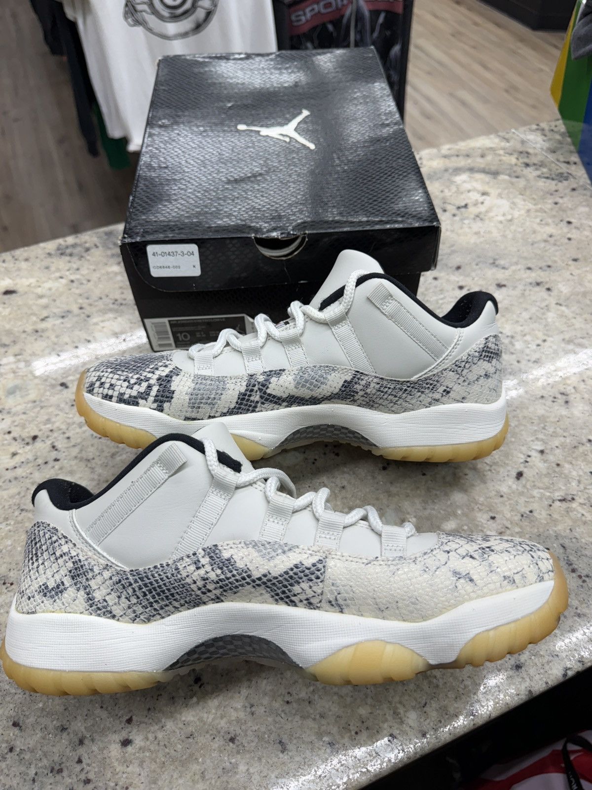 Jordan Brand Jordan 11 Retro Low Snake Light Bone Size US 10 / EU 43 - 2 Thumbnail