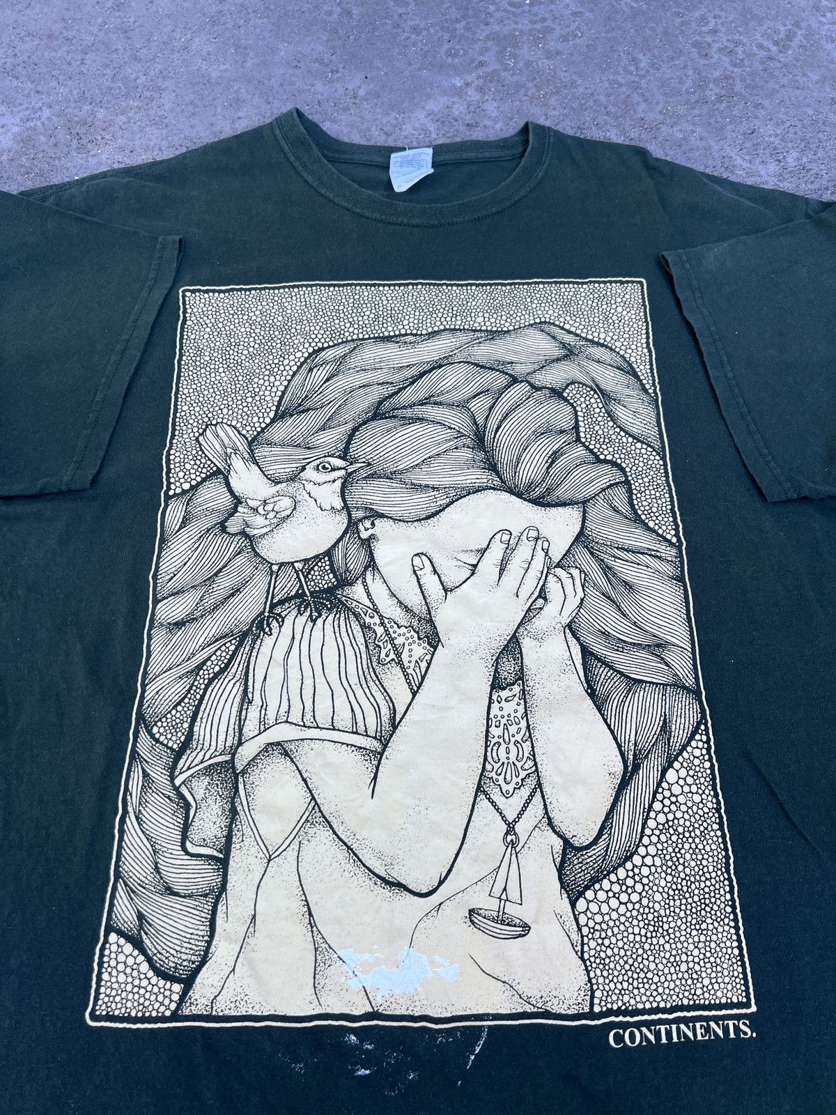 Vintage Vintage Y2K CONTINENTS Girl Art Tee XL Streetwear Graphics Size US XL / EU 56 / 4 - 2 Thumbnail