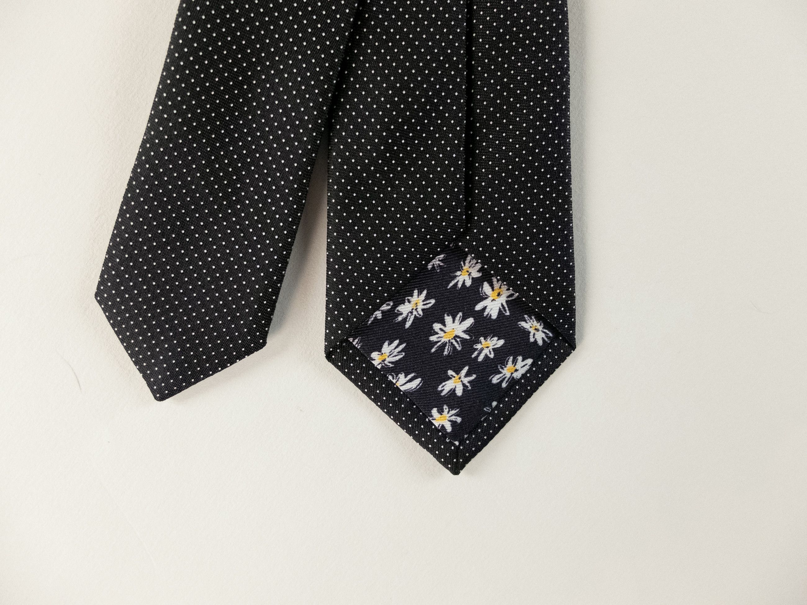 Paul Smith PAUL SMITH black polka dots motif skinny silk tie authentic Size ONE SIZE - 4 Thumbnail