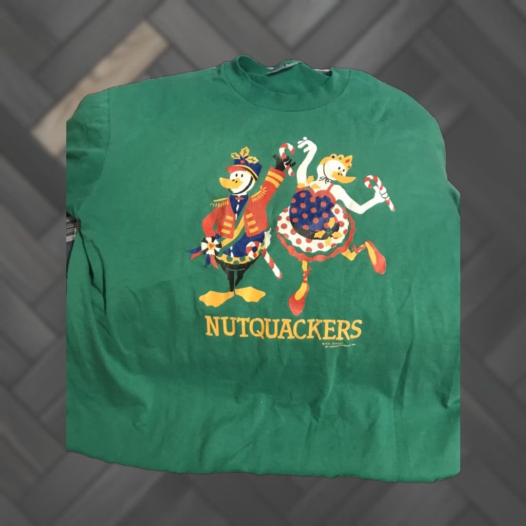 Simons VINTAGE shirt Nutquakers Kim Simmons for Carousel Creations 1990 1990s Graphic Print Men XL Green Crew Neck Cotton Polyester T-Shirt Size US XL / EU 56 / 4 - 1 Thumbnail