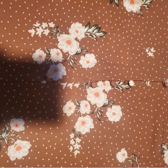Ann Taylor Ann Taylor Vneck Covered Buttons Floral Soft Long Slv Sz M B Size M / US 6-8 / IT 42-44 - 6 Thumbnail
