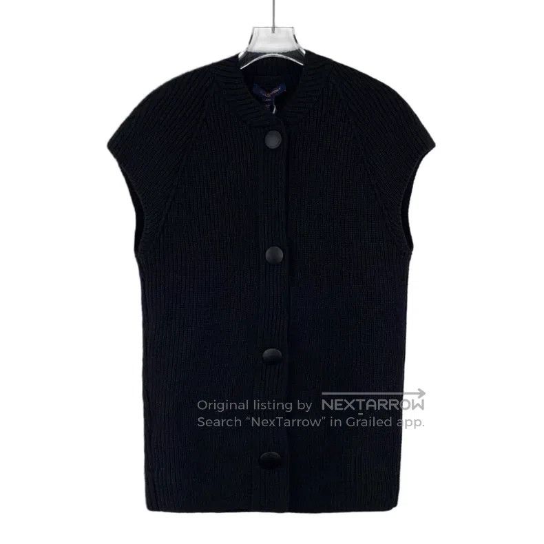 Louis Vuitton Louis Vuitton 24 black wool crew neck single-breasted slee Size US XXS / EU 40 - 1 Thumbnail