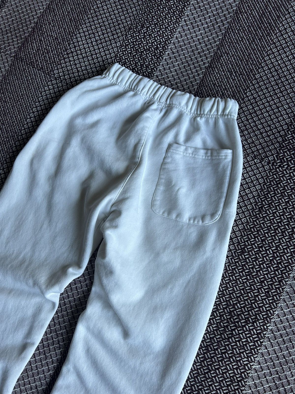 Essentials × Fear of God Fear Of God Essentials White Sweatpants Women Size 26" / US 2 / IT 38 - 13 Thumbnail