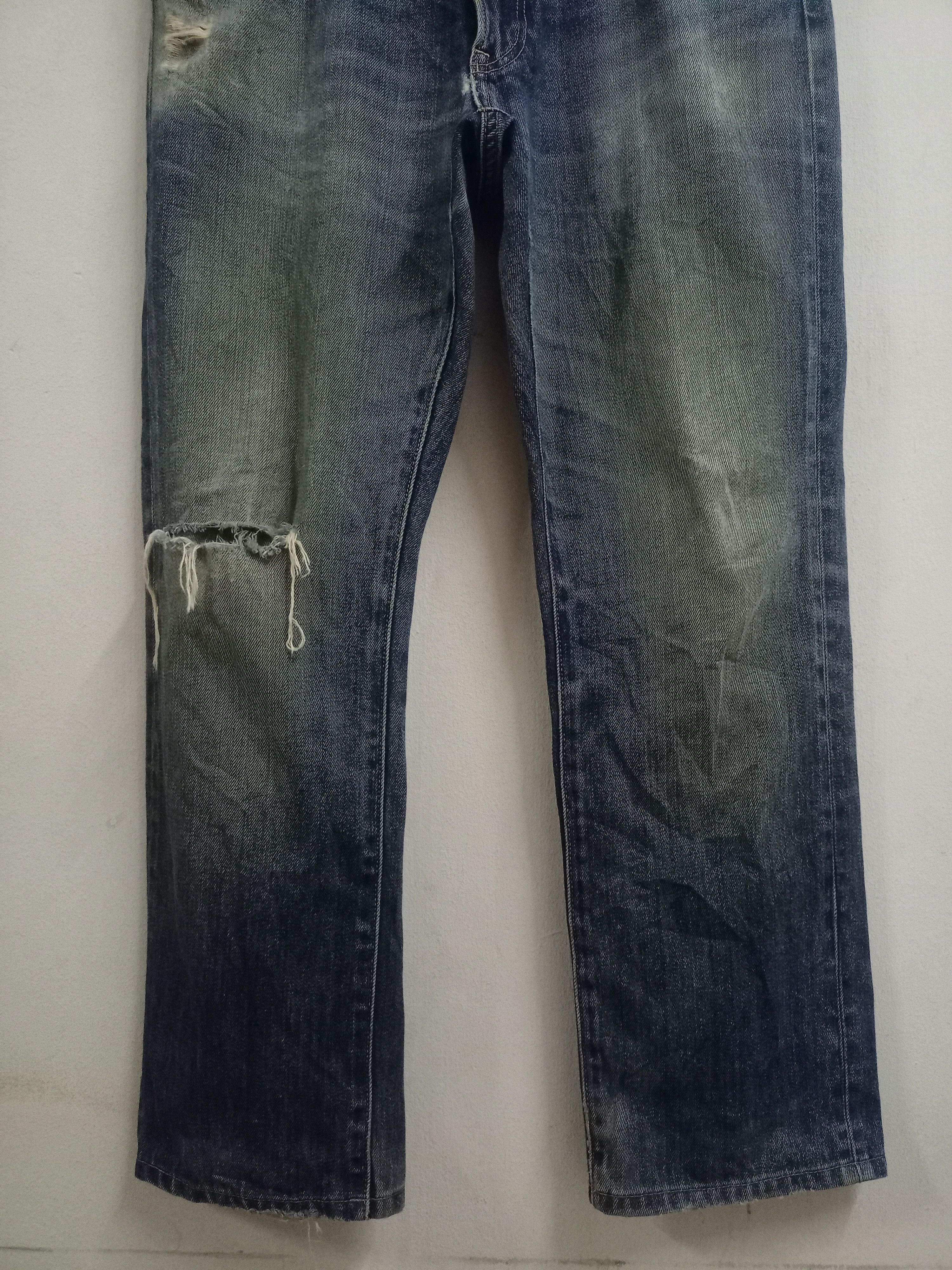 Japanese Brand × Uniqlo Vintage Japanese Uniqlo Baggy Style Faded Jeans 35x29 Size US 35 - 6 Thumbnail