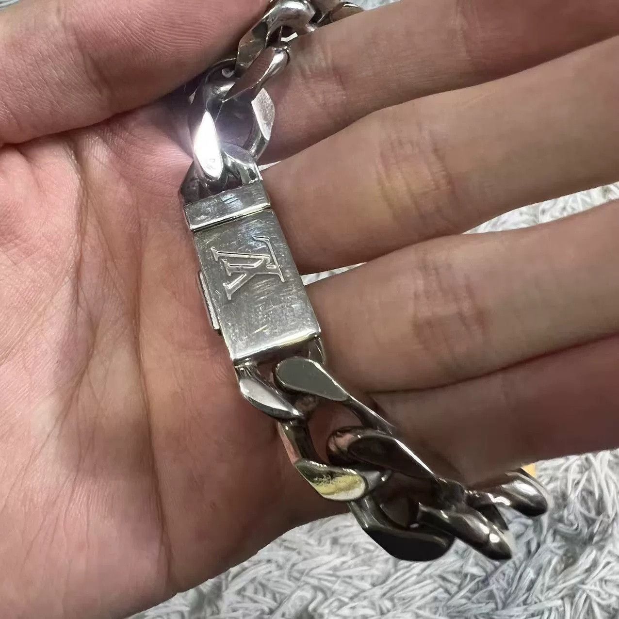Louis Vuitton Louis Vuitton Cuban Link Bracelet Size ONE SIZE - 3 Thumbnail