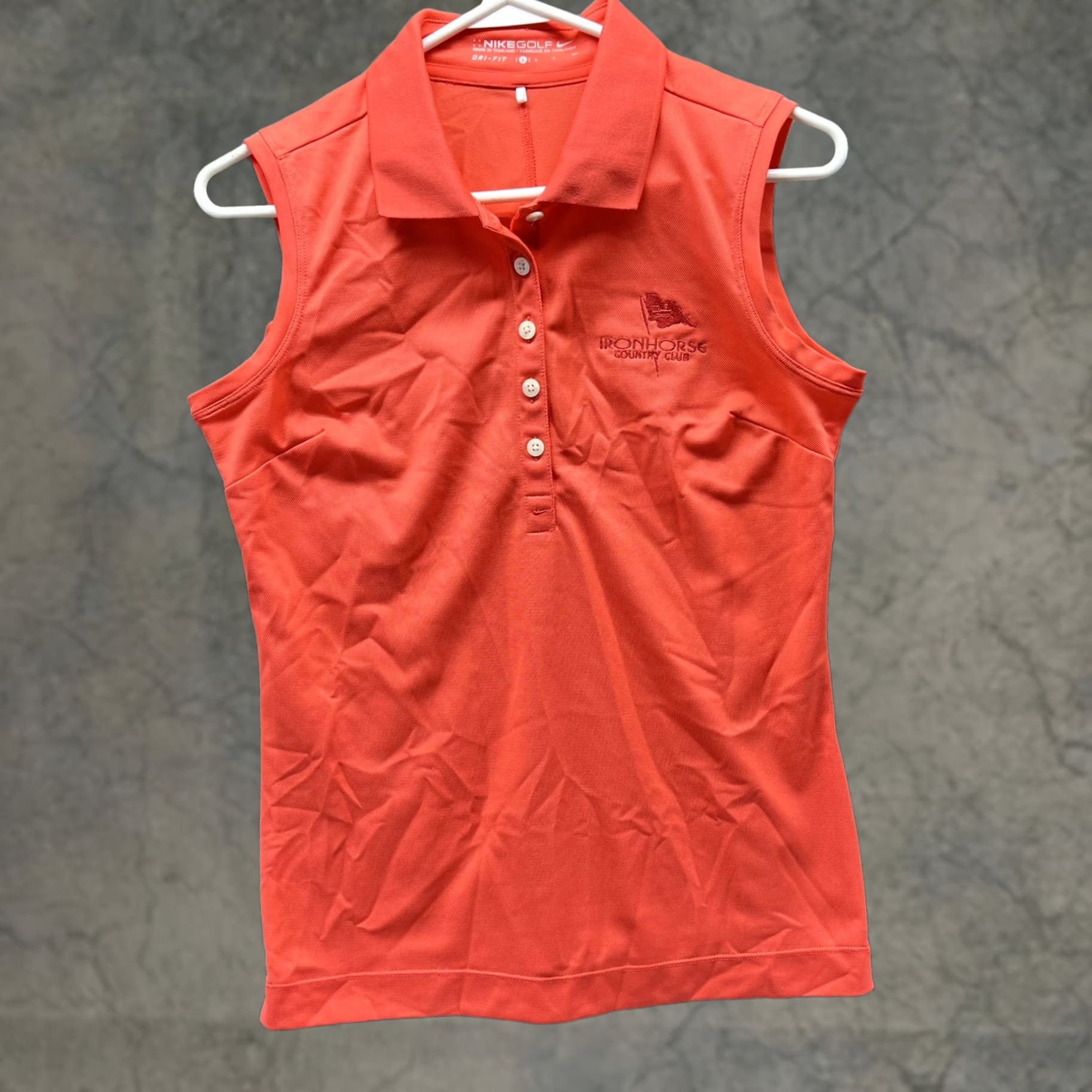 Nike VINTAGE Nike Golf Shirt Womens? No, Vintage not specified in original. Size S / US 4 / IT 40 - 1 Thumbnail