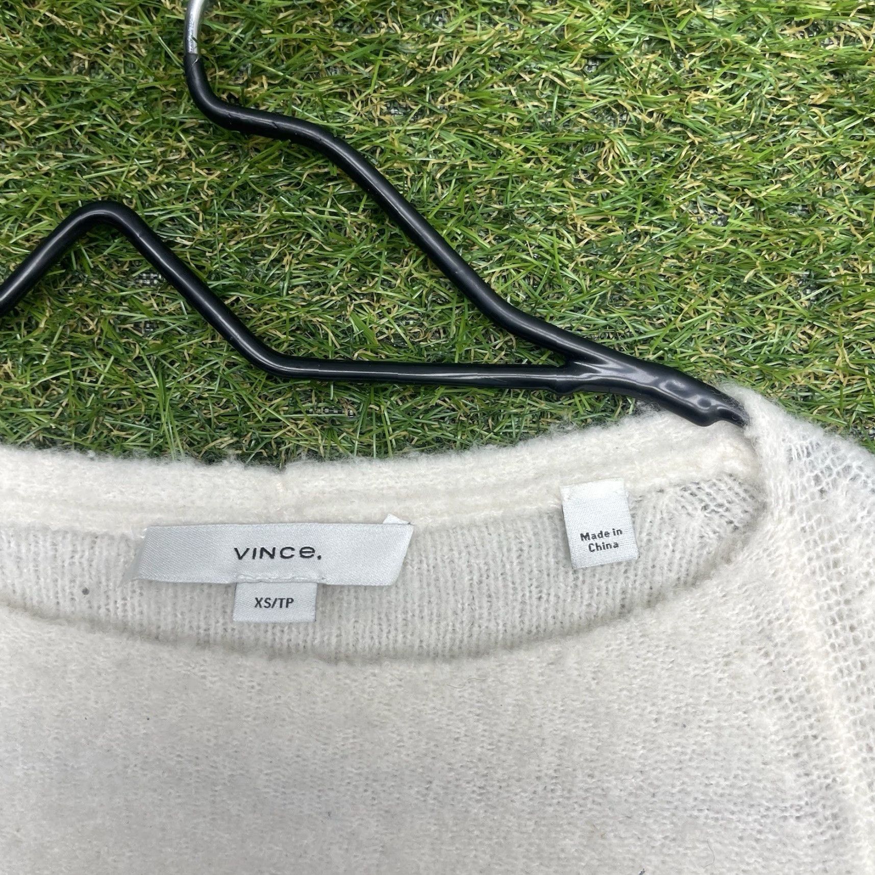 Vince Vince Wool Cashmere Ivory Knit Sweater Womens XS Crew Neck Vest Style Designer Preppy Minimalist Winter Fall Spring Womens Size XS / US 0-2 / IT 36-38 - 3 Thumbnail