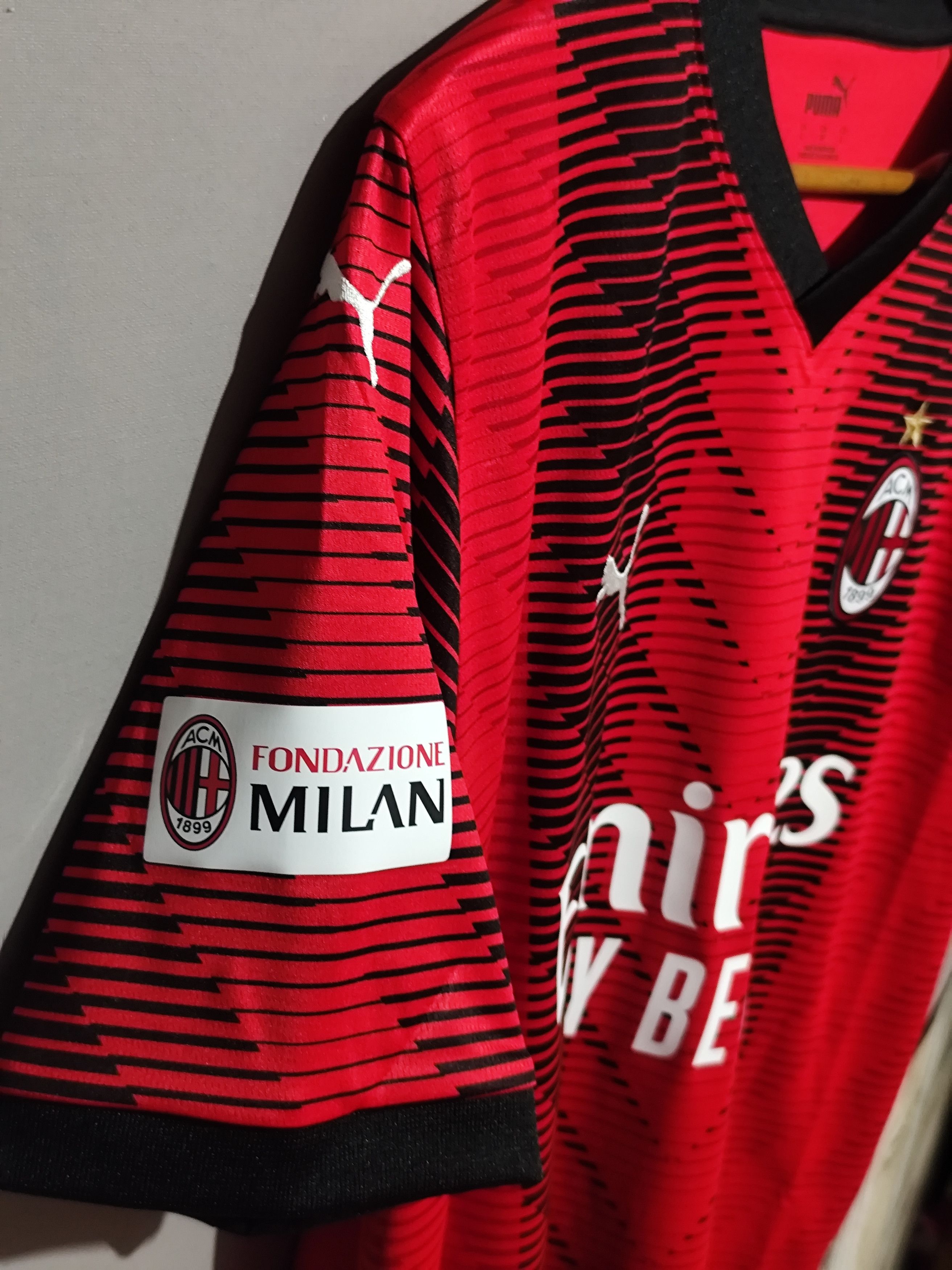 Puma Puma x AC Milan 2023/2024 #22 Kaka Home Jersey Size US L / EU 52-54 / 3 - 8 Thumbnail