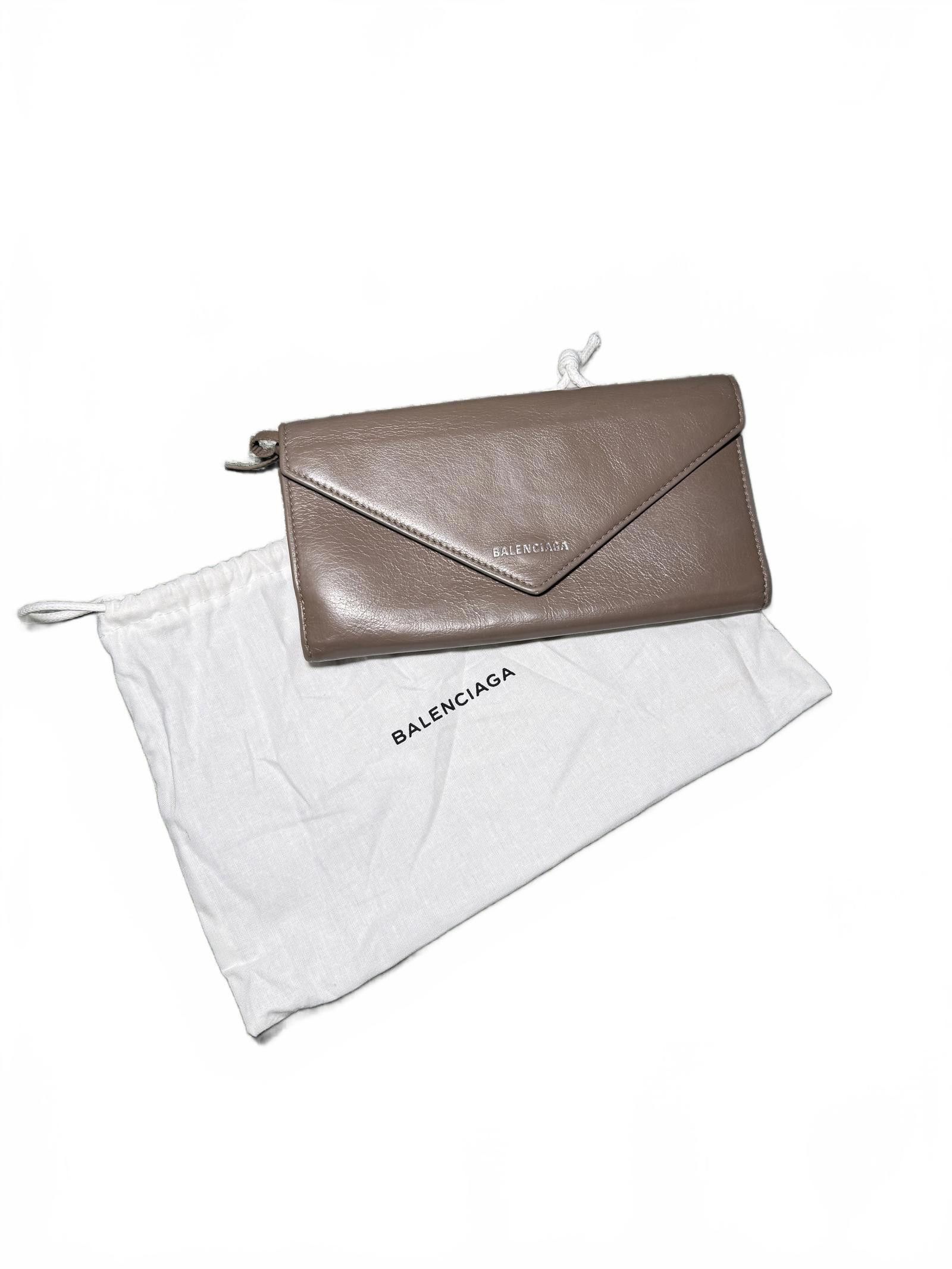 Balenciaga Stylish Balenciaga Leather Wallet in Taupe - With Dust Bag Size ONE SIZE - 1 Thumbnail