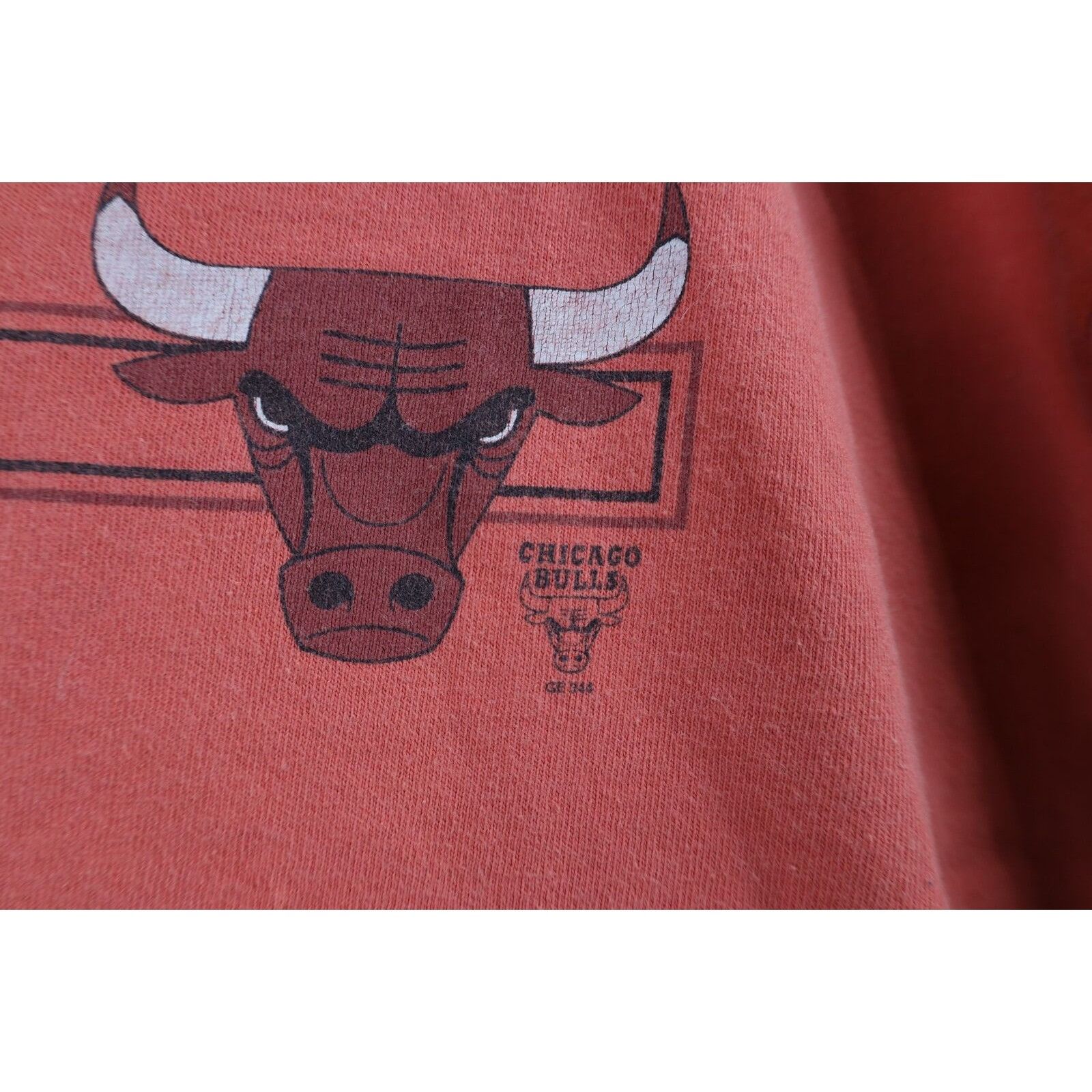 Vintage Vintage 90s Faded Spell Out Chicago Bulls Basketball T-Shirt Size US XXL / EU 58 / 5 - 5 Thumbnail