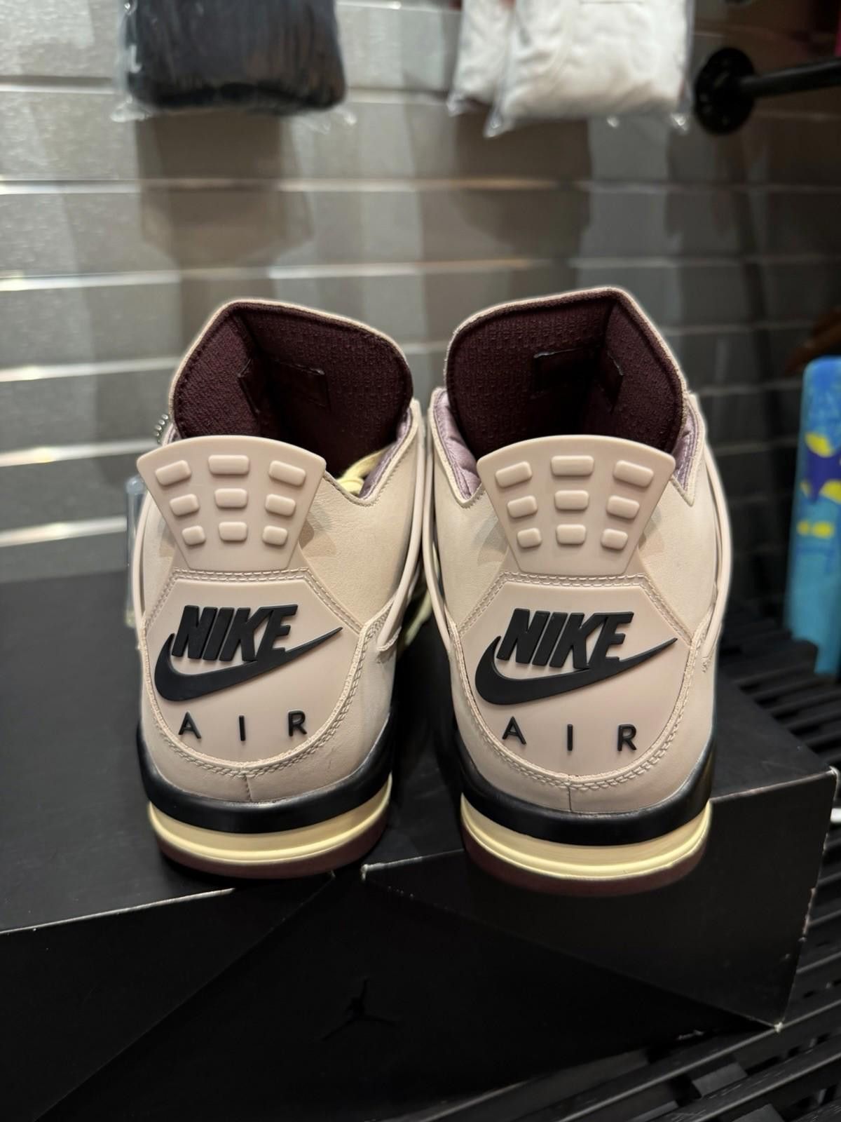 Nike Size 13.5W/12M - Jordan 4 Retro OG SP A Ma Maniére Size US 12 / IT 42 - 12 Thumbnail