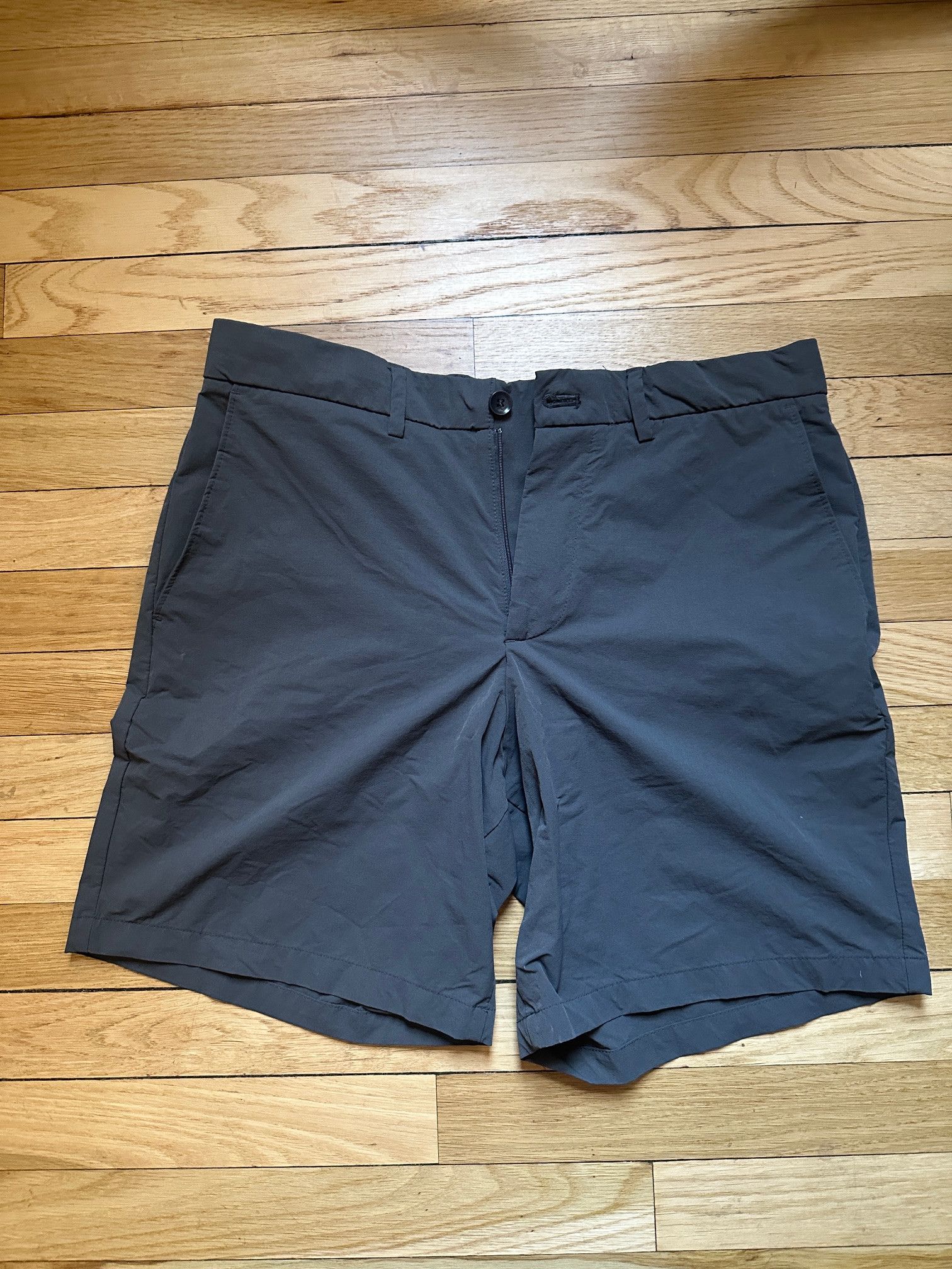Gap Gap 8 Tech Shorts Men's 32 Black Nylon Stretch Performance Size US 32 / EU 48 - 1 Thumbnail