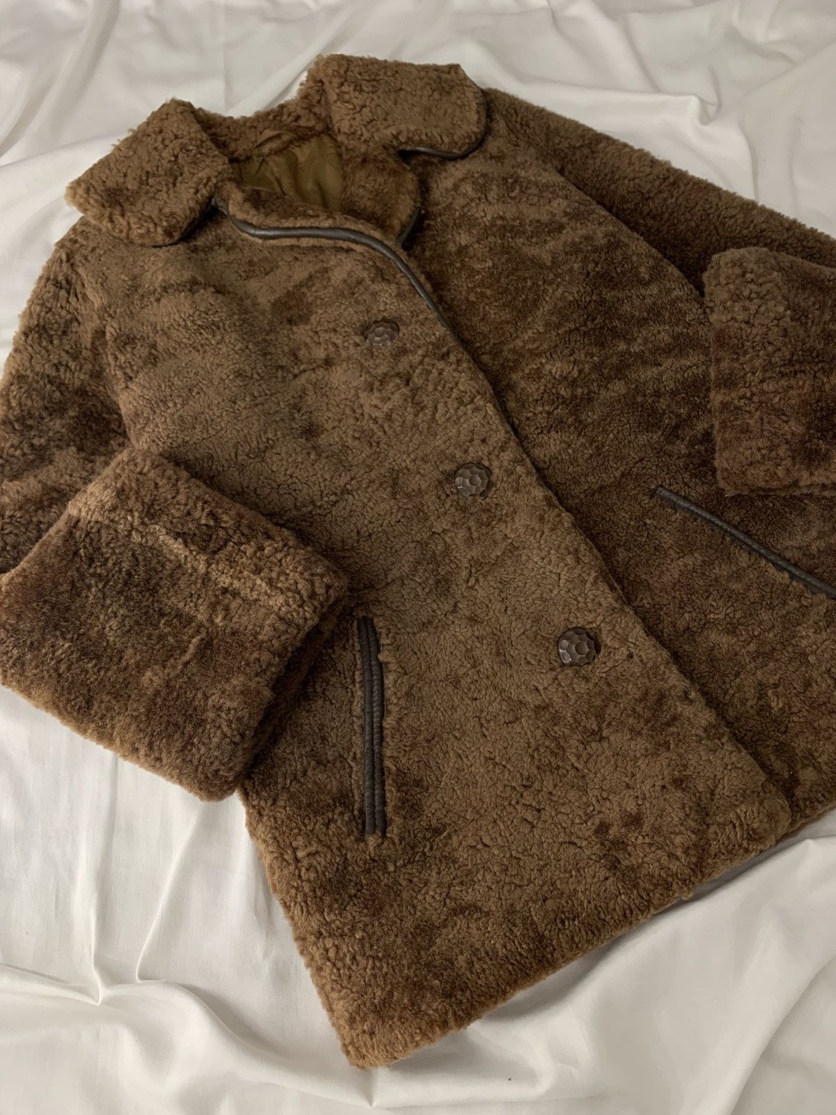 Vintage Vintage 70s-80s brown sheepskin shearling coat Size XS / US 0-2 / IT 36-38 - 2 Thumbnail