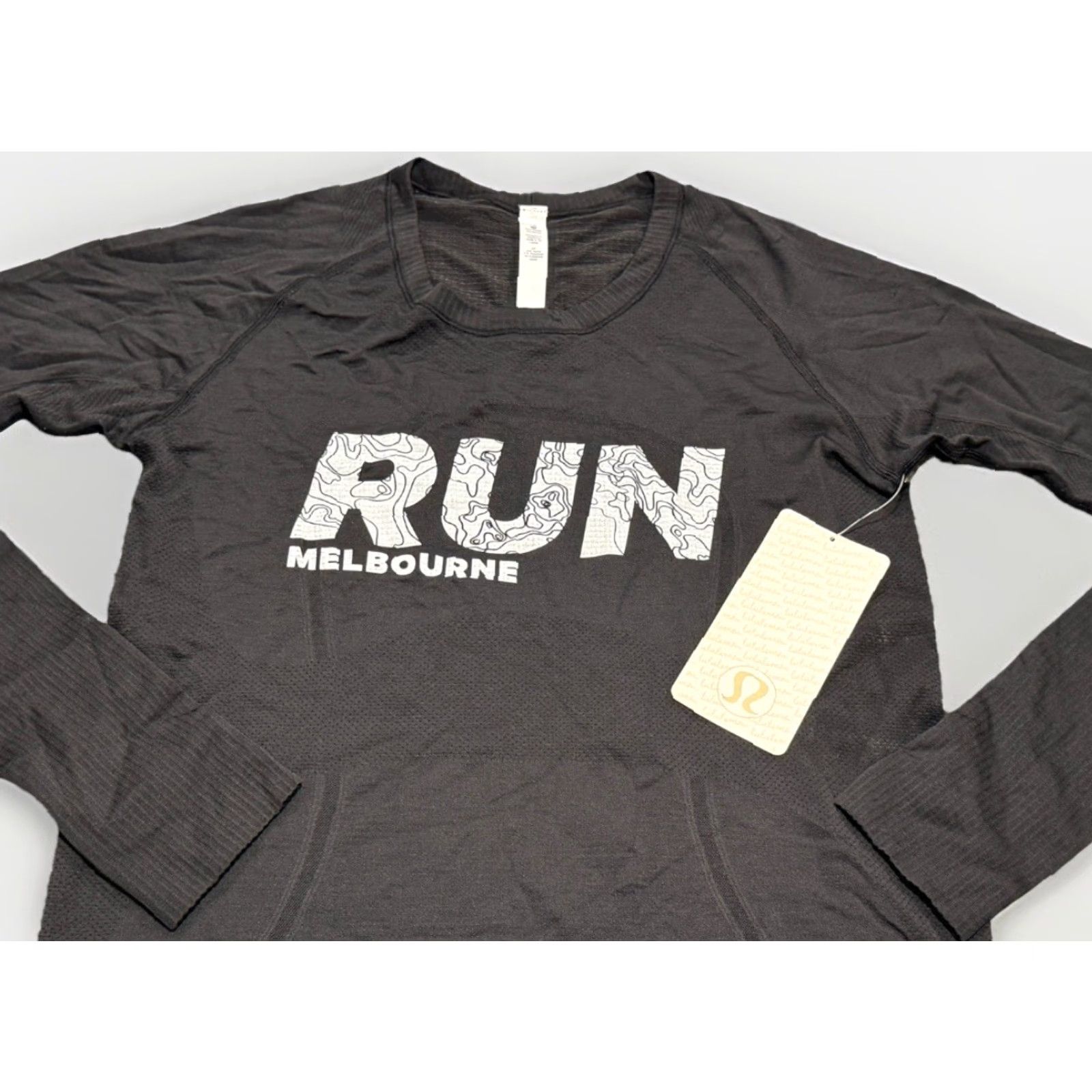 Lululemon NWT Lululemon Swiftly Tech Long Sleeve Crew Melbourne Run Australia Size 10 Ladies Black Shirt Athletic Zip? Pullover Size L / US 10 / IT 46 - 2 Thumbnail