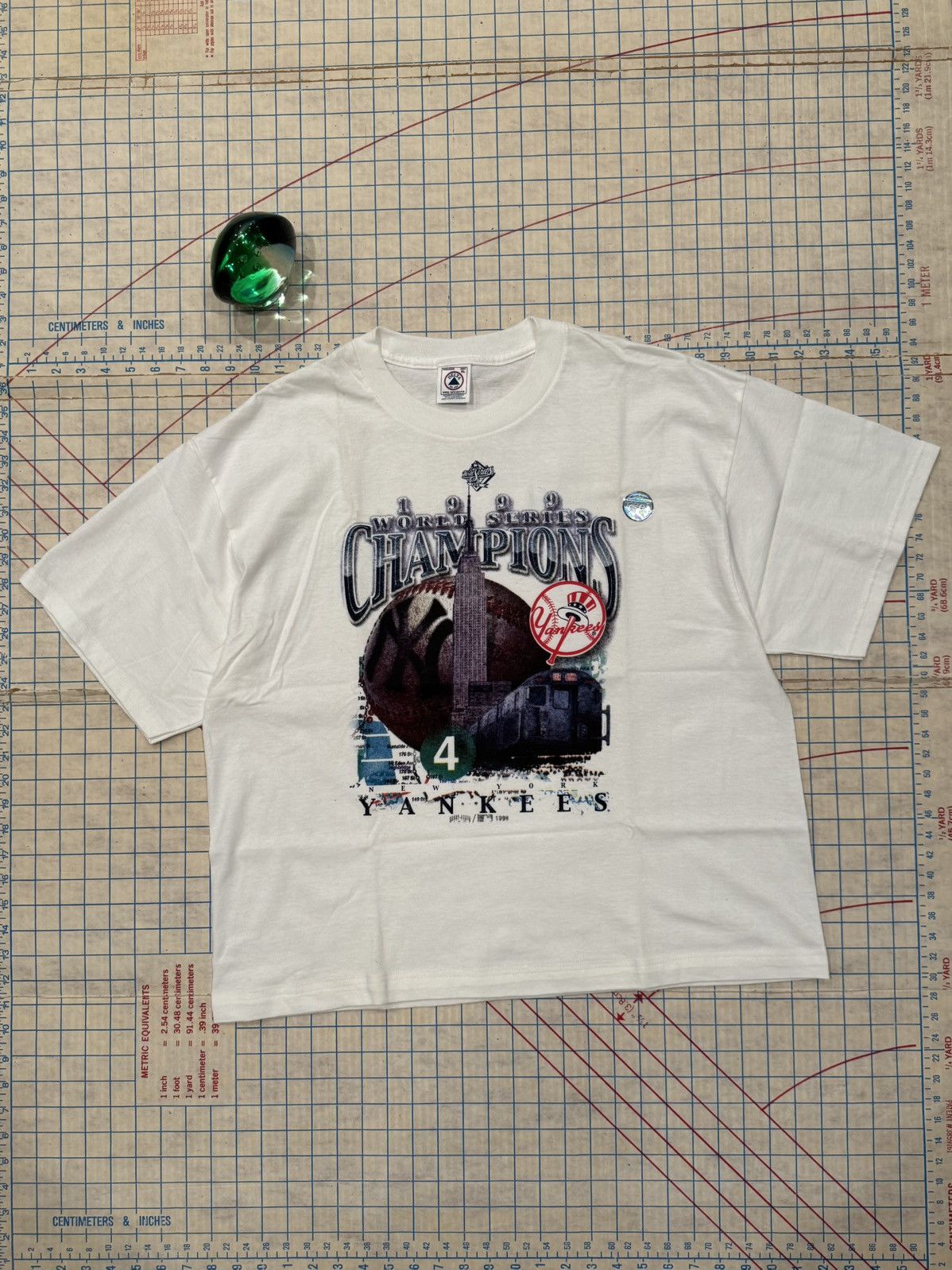 New York Yankees 1999 World Series Championship Tee New York Yankees Mens XL Size US XL / EU 56 / 4 - 2 Thumbnail