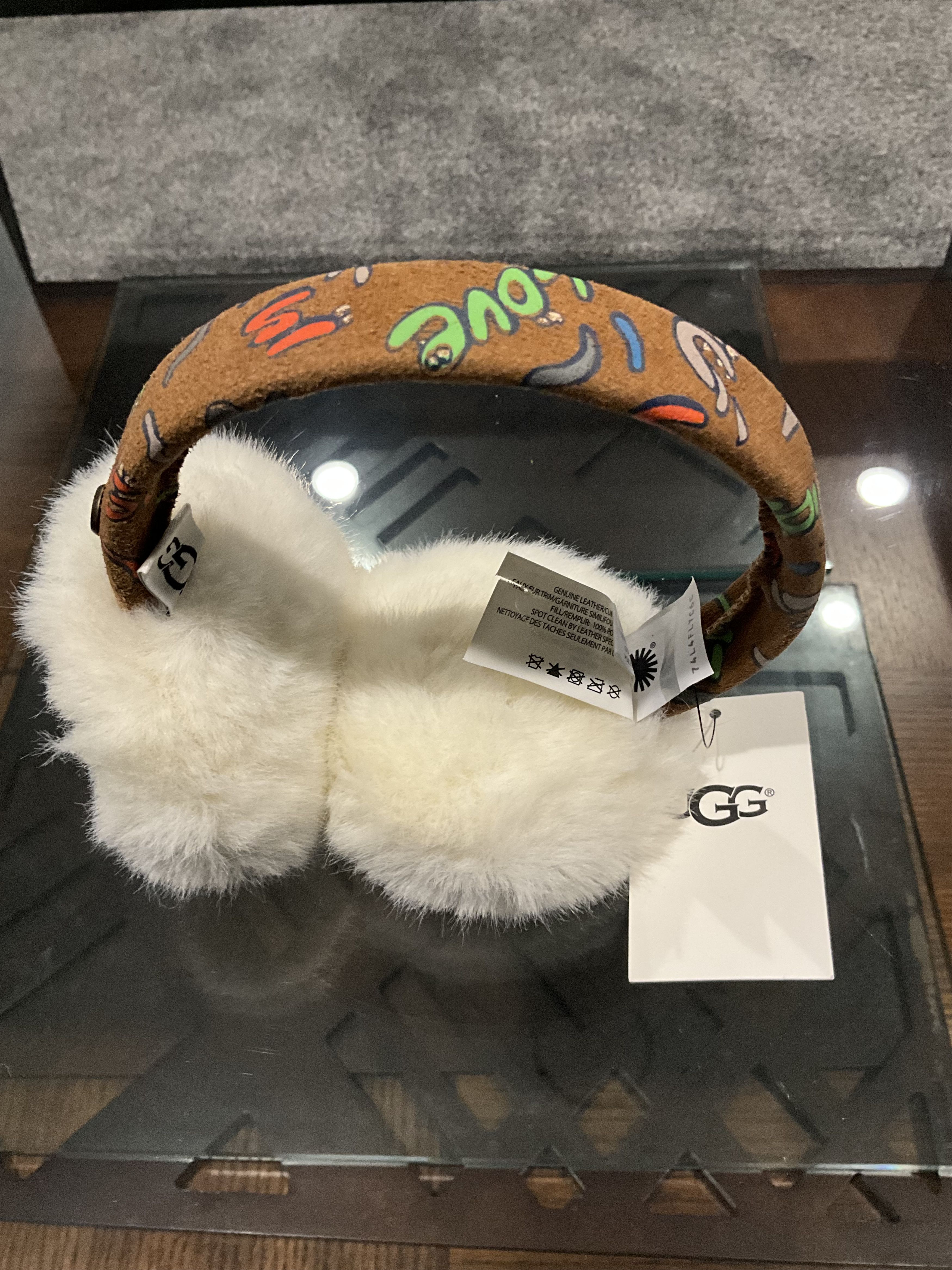 Ugg Leather Classic Winter Earmuffs DSWT Size ONE SIZE - 6 Thumbnail