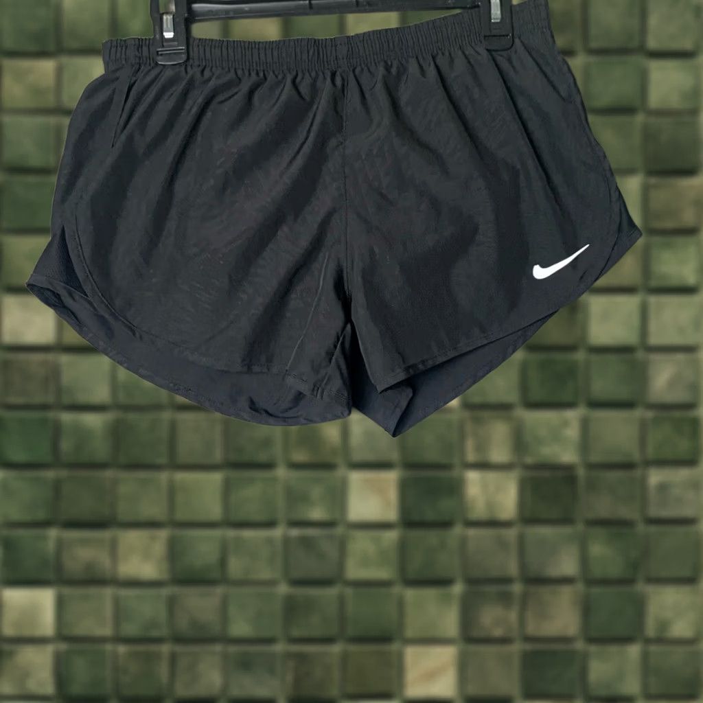Nike Nike Dri Fit Women Size Medium Black Lightweight Athletic Running Shorts - Size 32" / US 10 / IT 46 - 1 Thumbnail