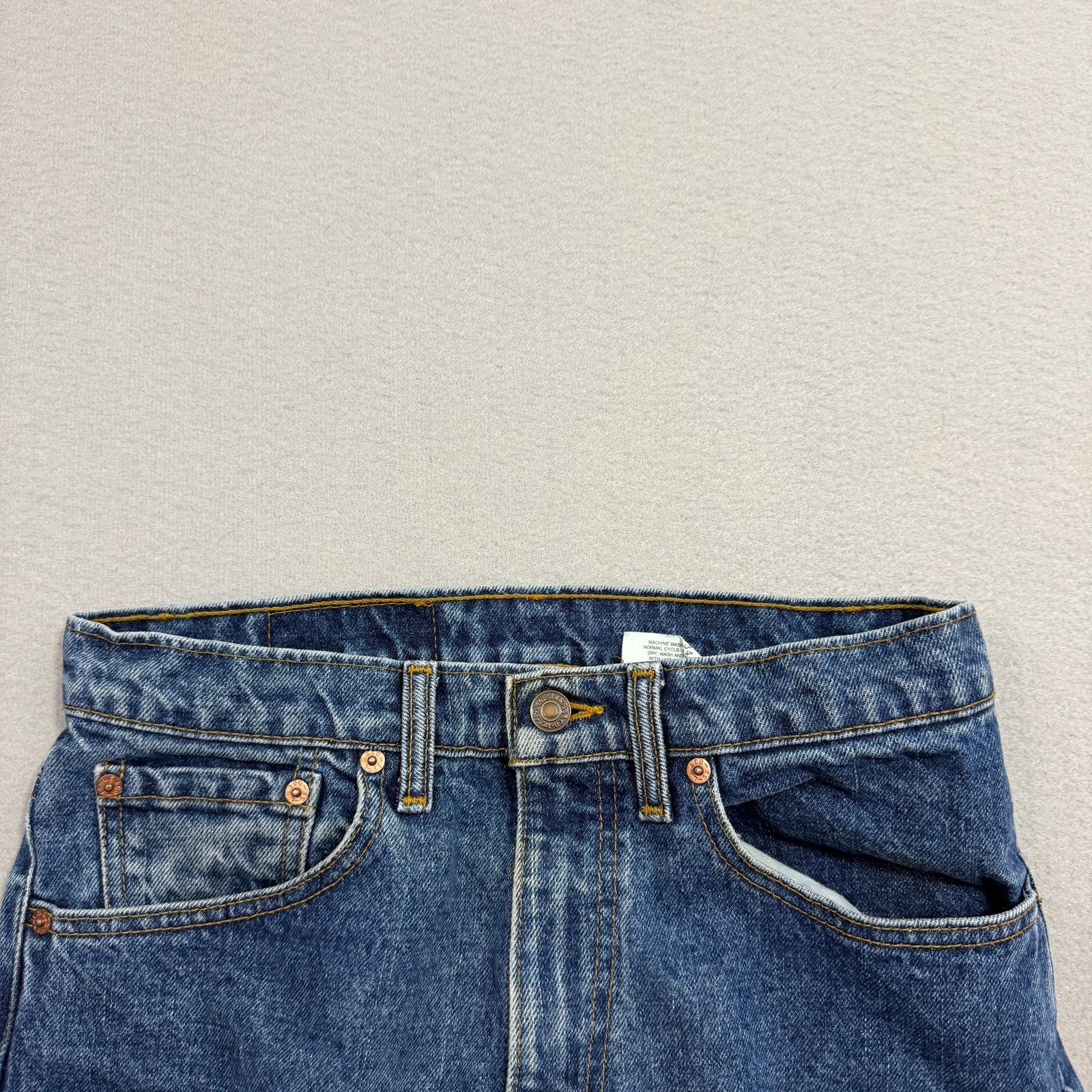 Levi's Vintage Levis 550 Jeans Men's 31x31 Blue Tapered Canada 90s Size US 31 - 4 Thumbnail
