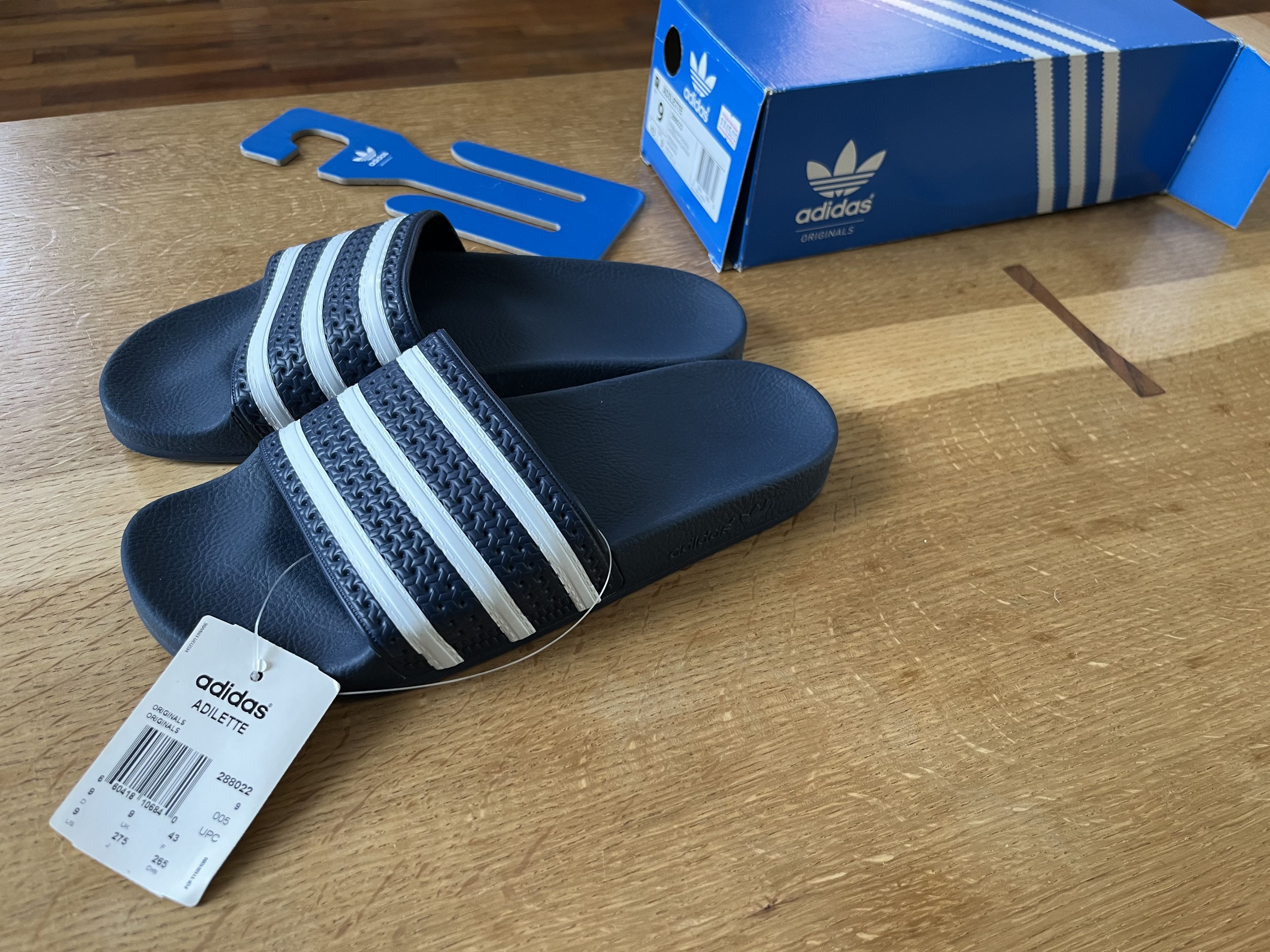 Adidas Adidas Adilette Slides Size US 9 / EU 42 - 2 Thumbnail