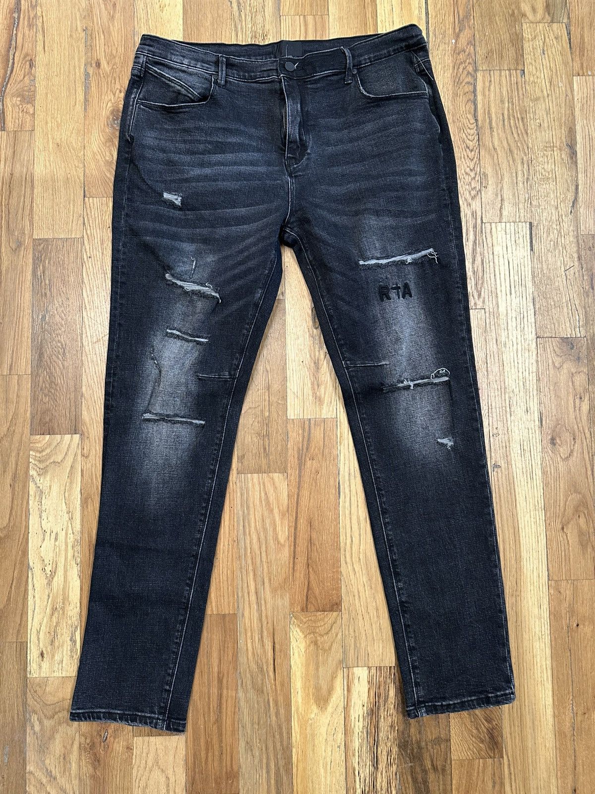 RTA Distressed Faded Black Denim Jeans Sz 36
